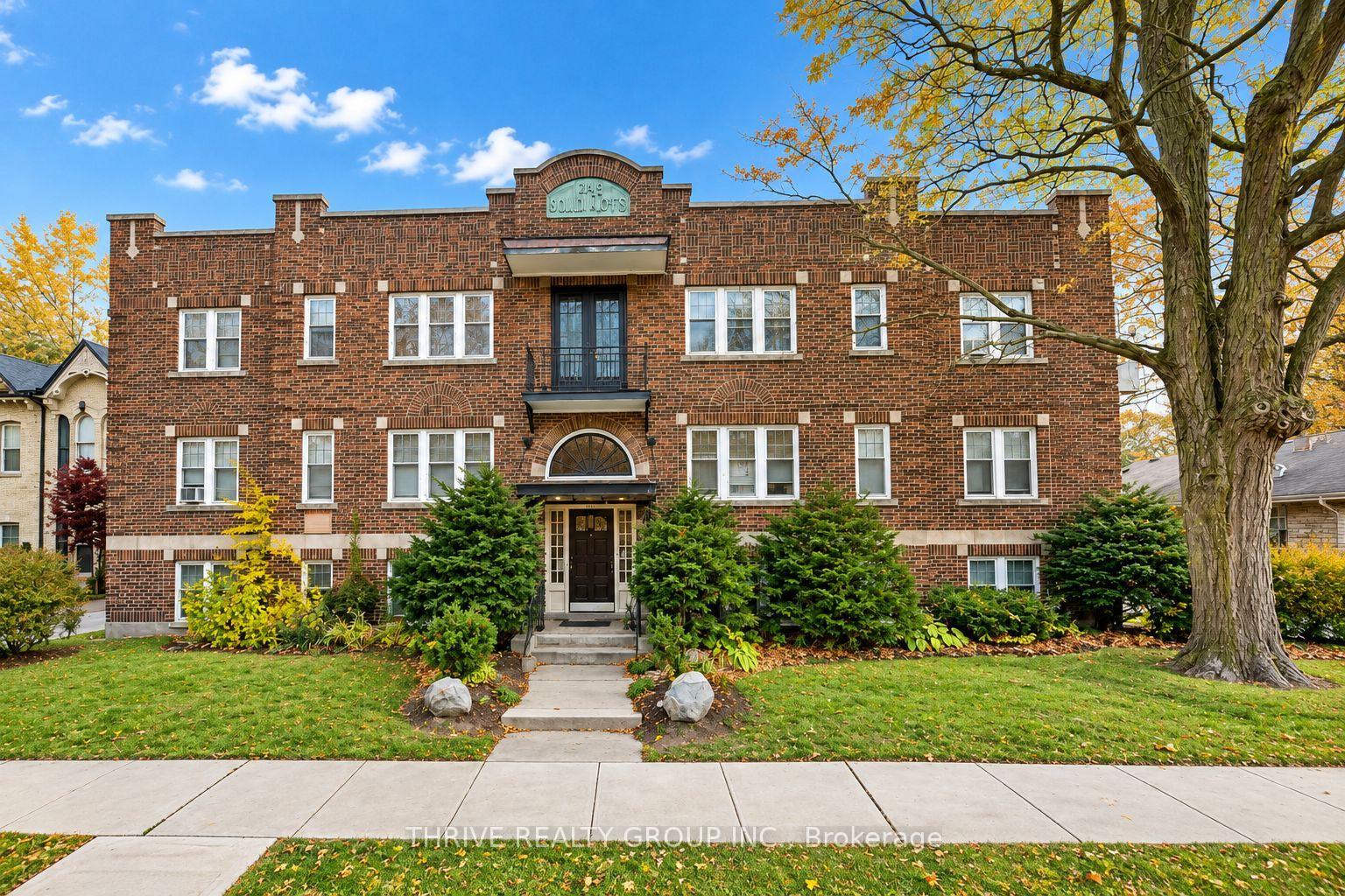 Front of Unit 32, 50 Ridout Street S