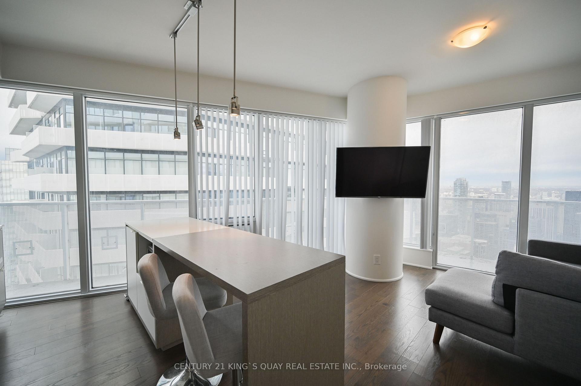 Photo 3 of Unit 6802, 88 Harbour Street, Toronto, Waterfront Communities — HOMEH