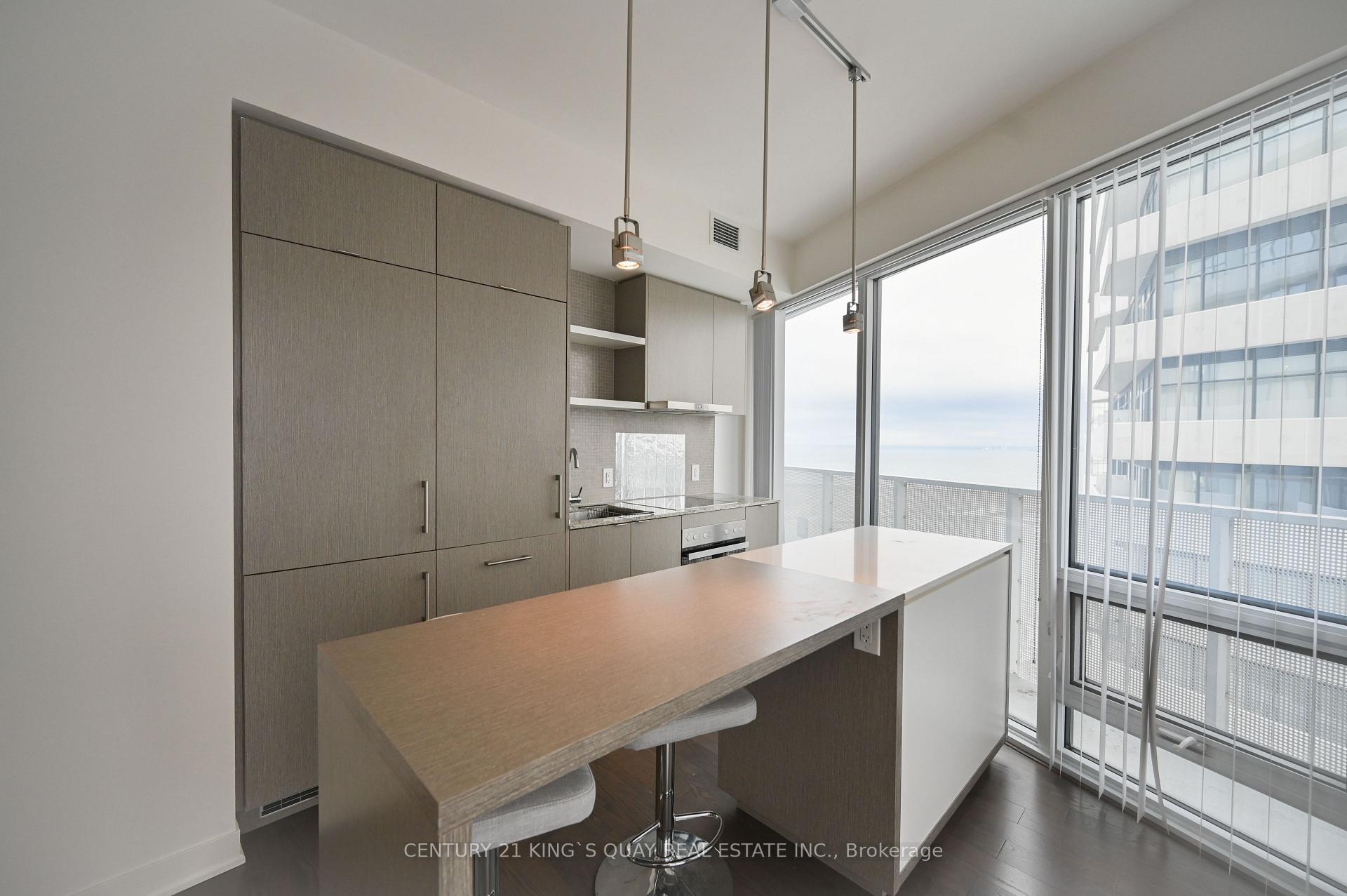 Photo 4 of Unit 6802, 88 Harbour Street, Toronto, Waterfront Communities — HOMEH