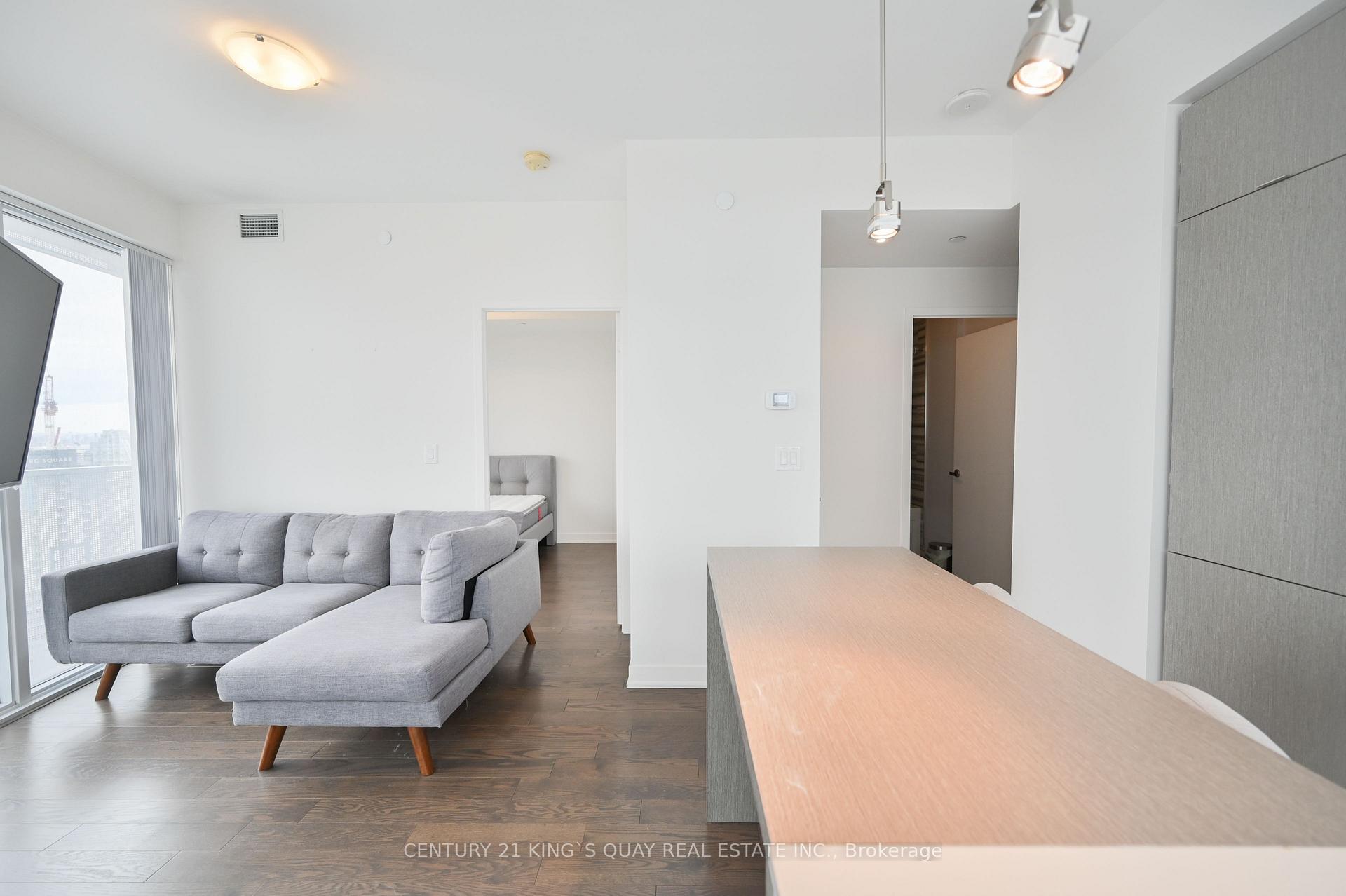 Photo 7 of Unit 6802, 88 Harbour Street, Toronto, Waterfront Communities — HOMEH