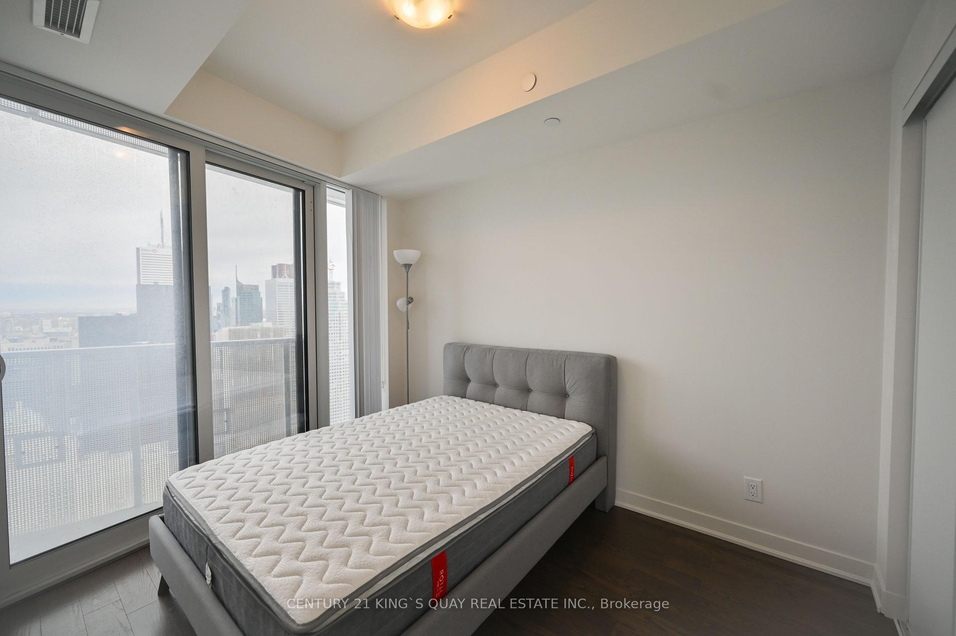 Photo 10 of Unit 6802, 88 Harbour Street, Toronto, Waterfront Communities — HOMEH