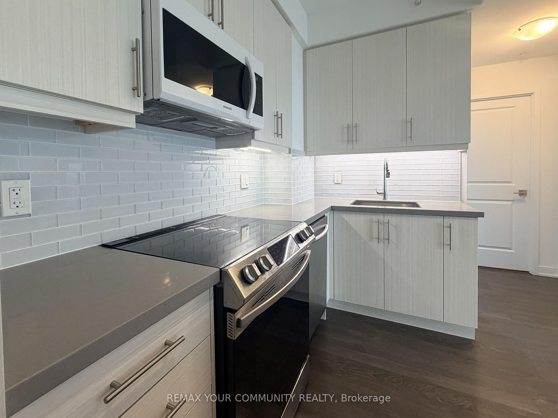 Photo 4 of Unit 1809, 75 Oneida Crescent, Richmond Hill, Langstaff — HOMEH