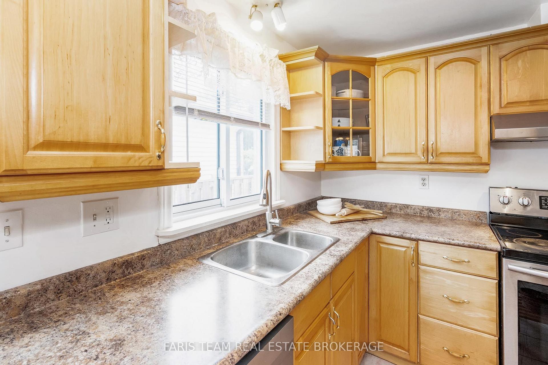 Photo 7 of 24 Laurie Crescent, Barrie, Wellington — HOMEH