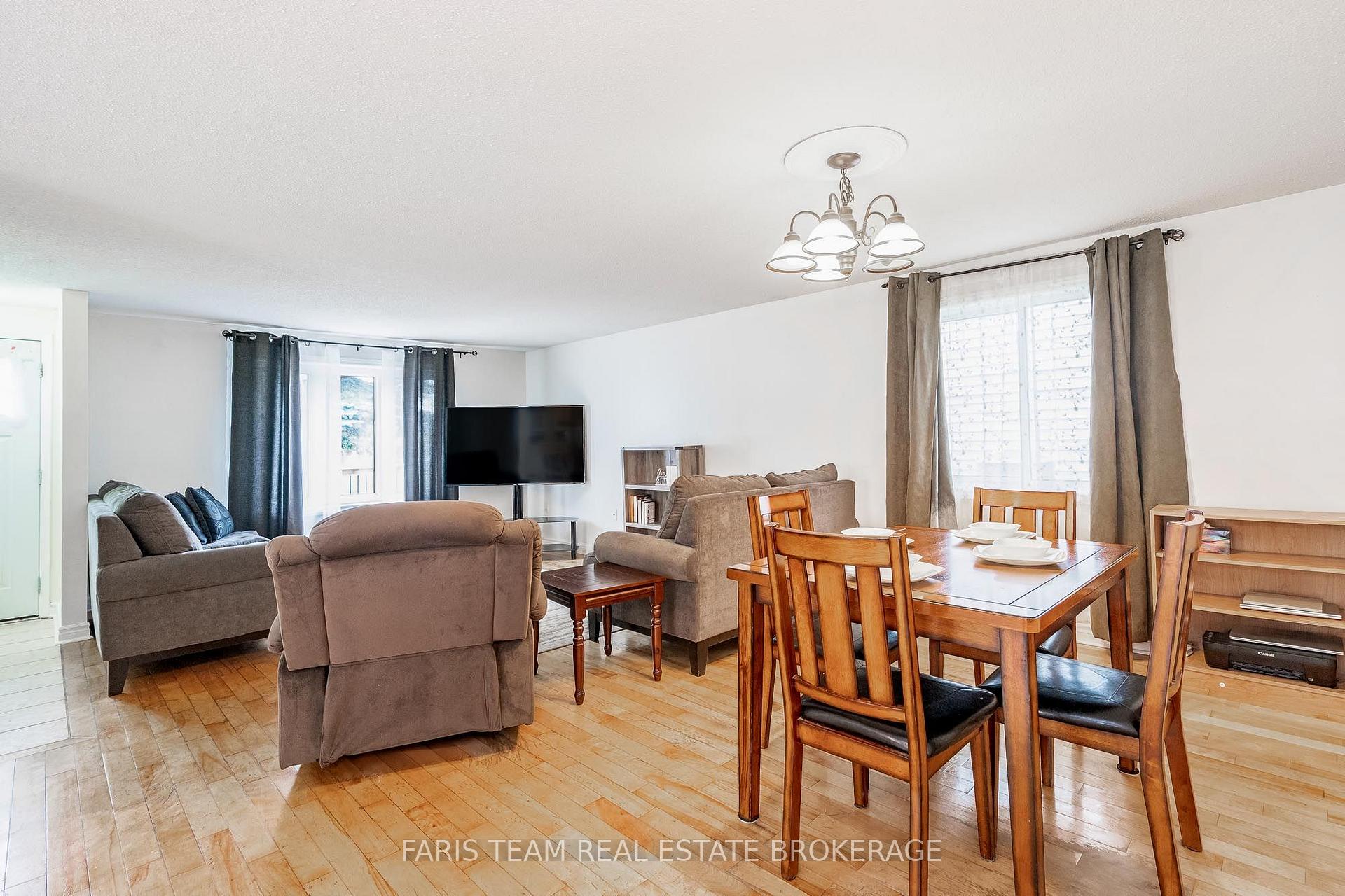 Photo 12 of 24 Laurie Crescent, Barrie, Wellington — HOMEH