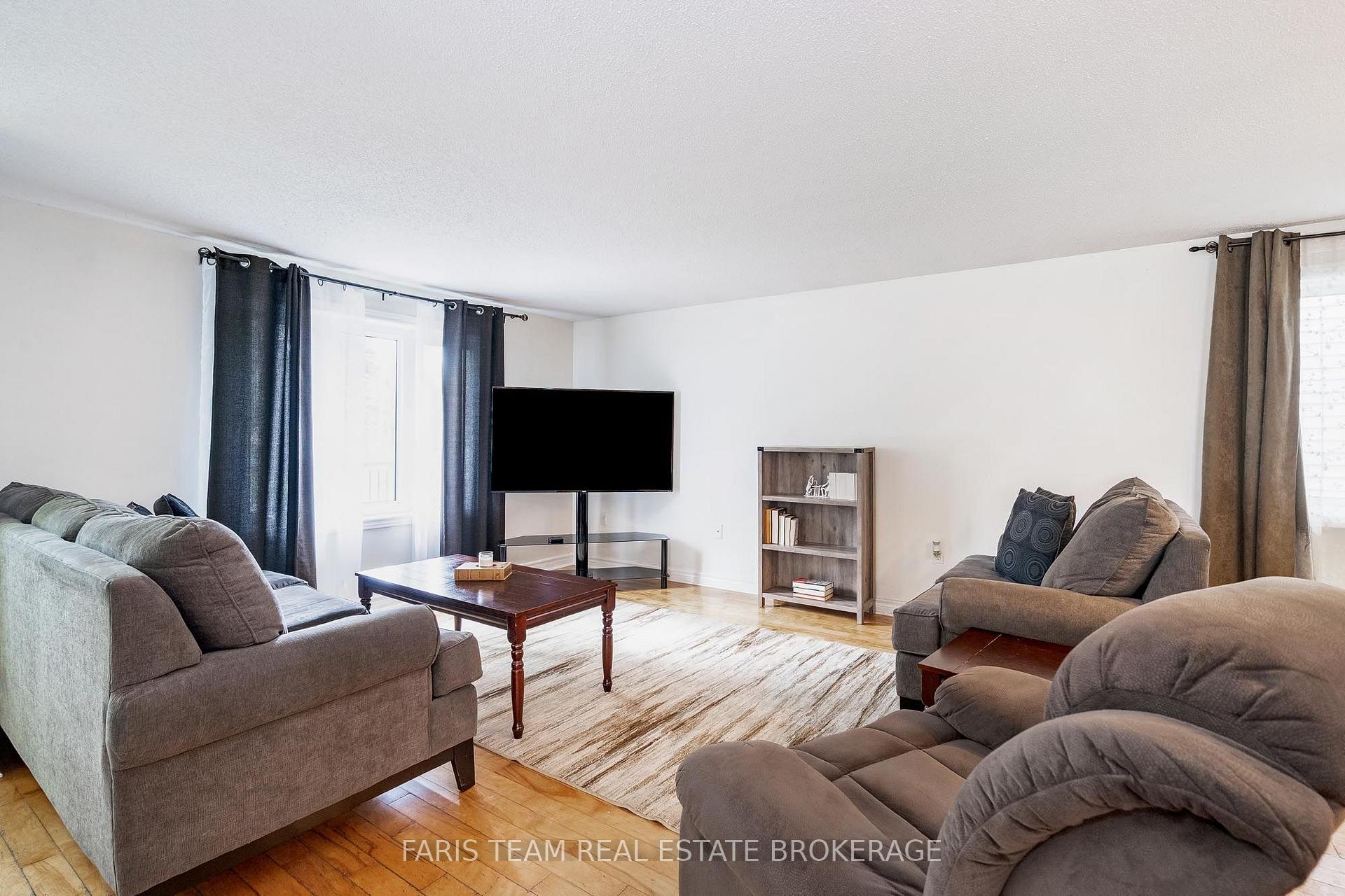 Photo 13 of 24 Laurie Crescent, Barrie, Wellington — HOMEH