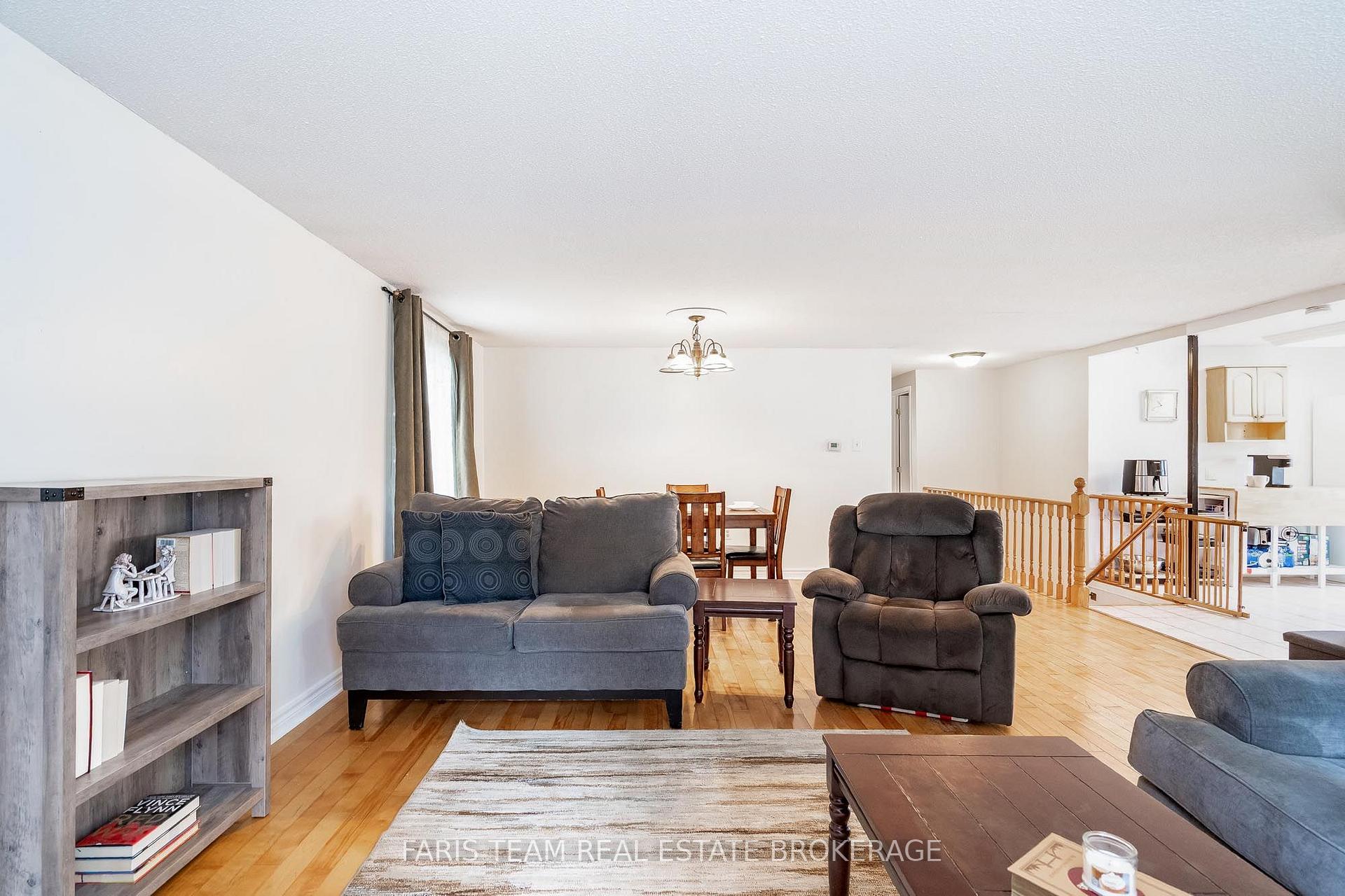 Photo 17 of 24 Laurie Crescent, Barrie, Wellington — HOMEH