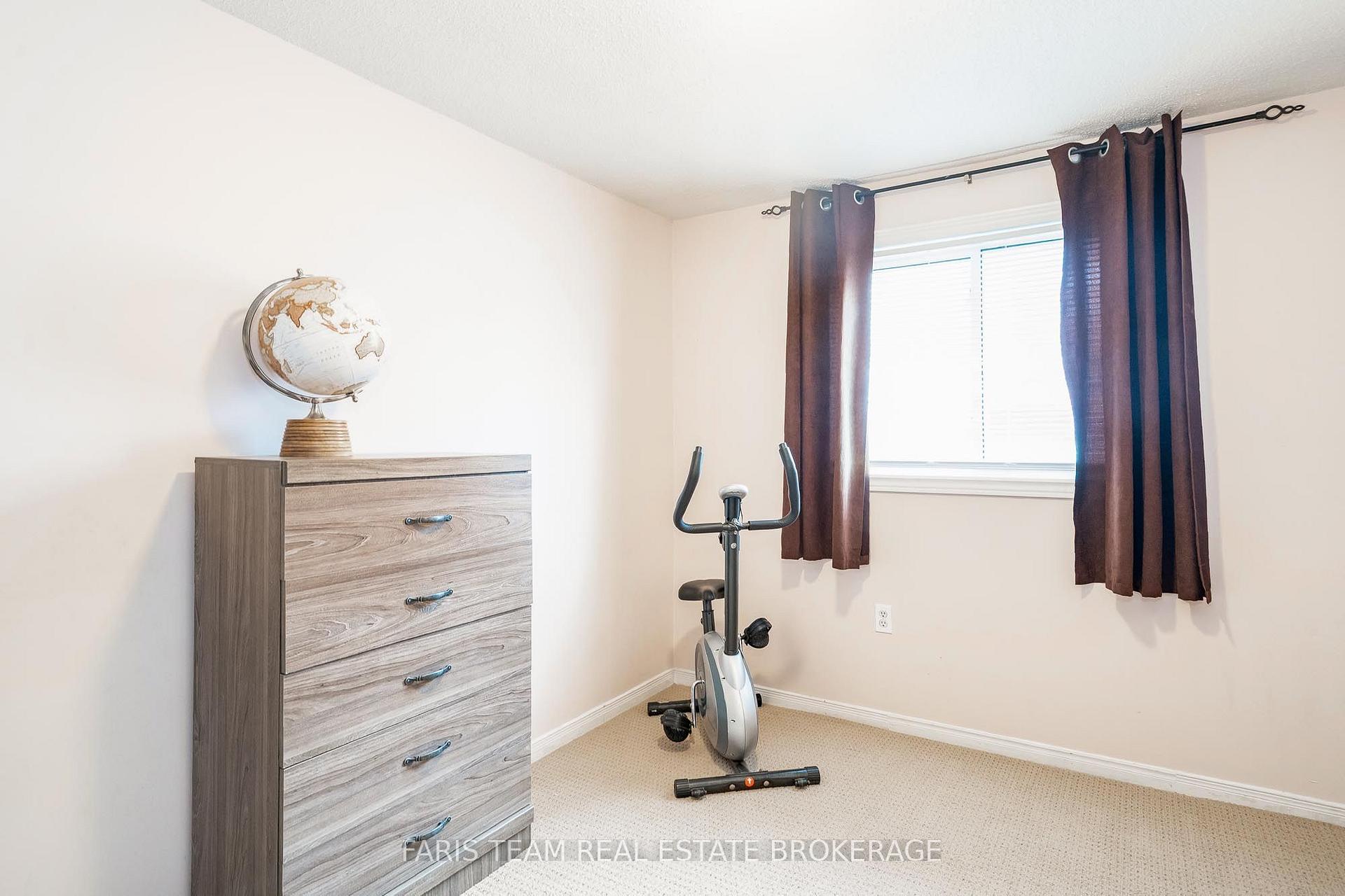 Photo 21 of 24 Laurie Crescent, Barrie, Wellington — HOMEH