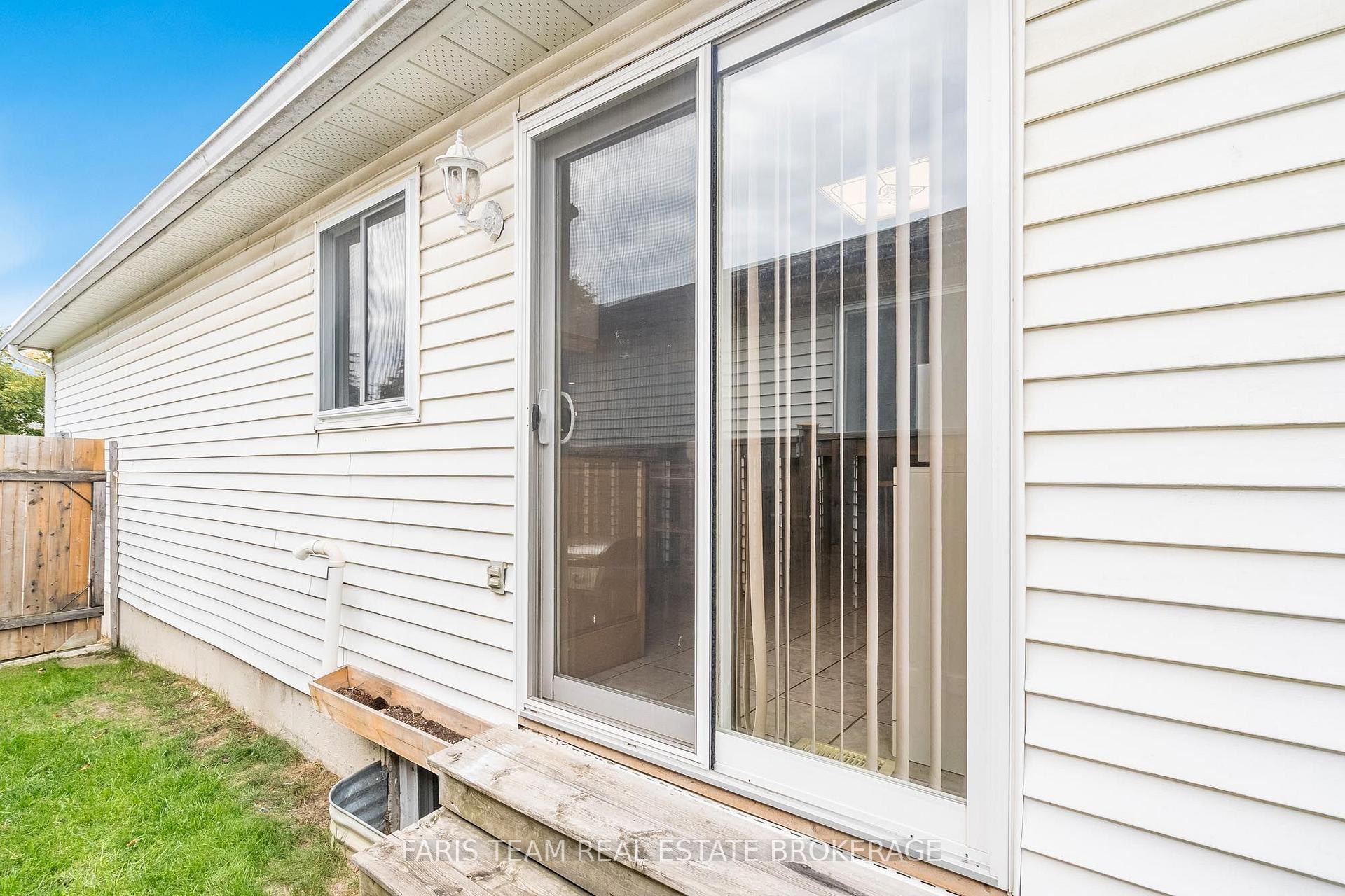 Photo 27 of 24 Laurie Crescent, Barrie, Wellington — HOMEH