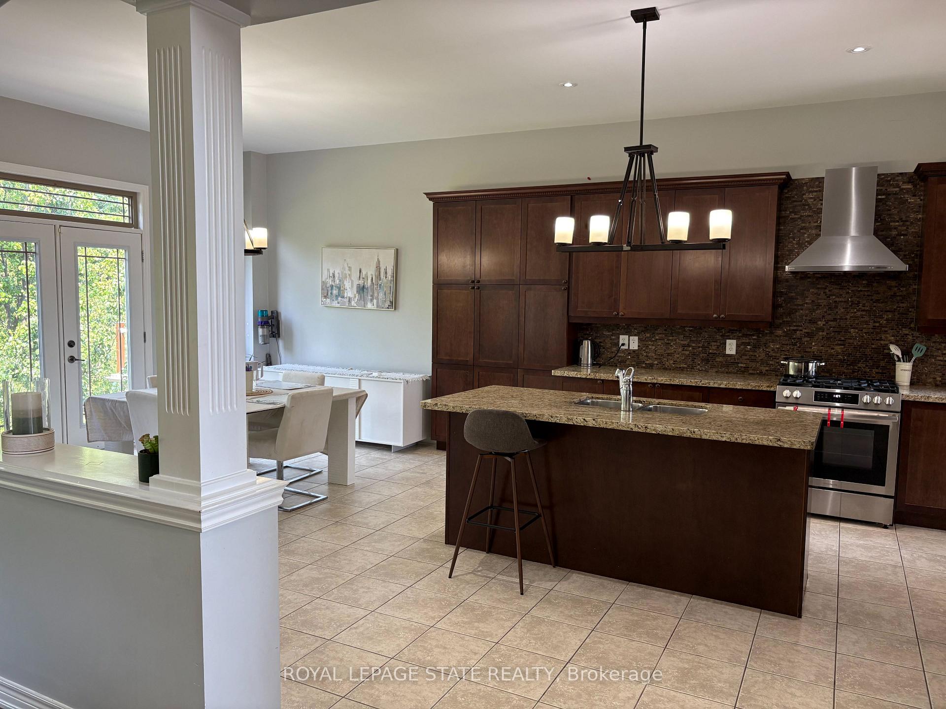 Photo 9 of 104 Diiorio Circle, Hamilton, Meadowlands — HOMEH