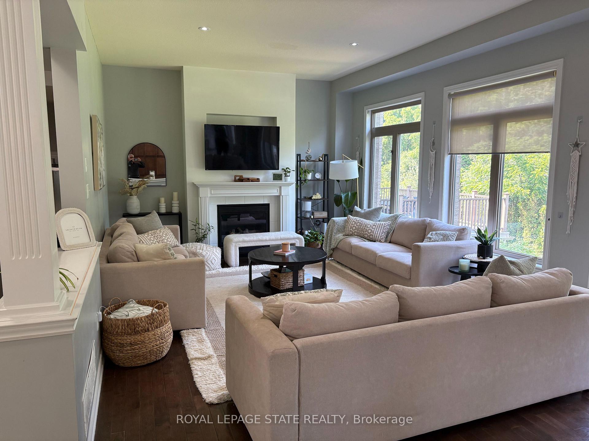 Photo 11 of 104 Diiorio Circle, Hamilton, Meadowlands — HOMEH