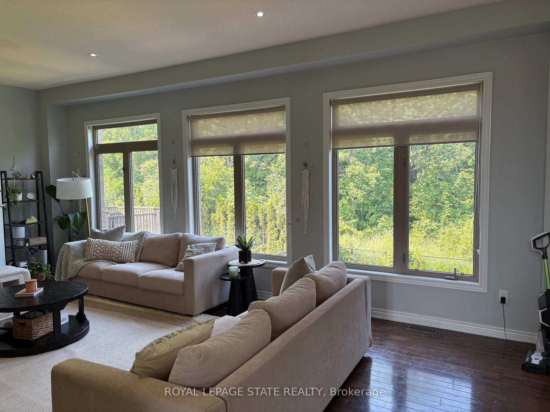 Photo 12 of 104 Diiorio Circle, Hamilton, Meadowlands — HOMEH