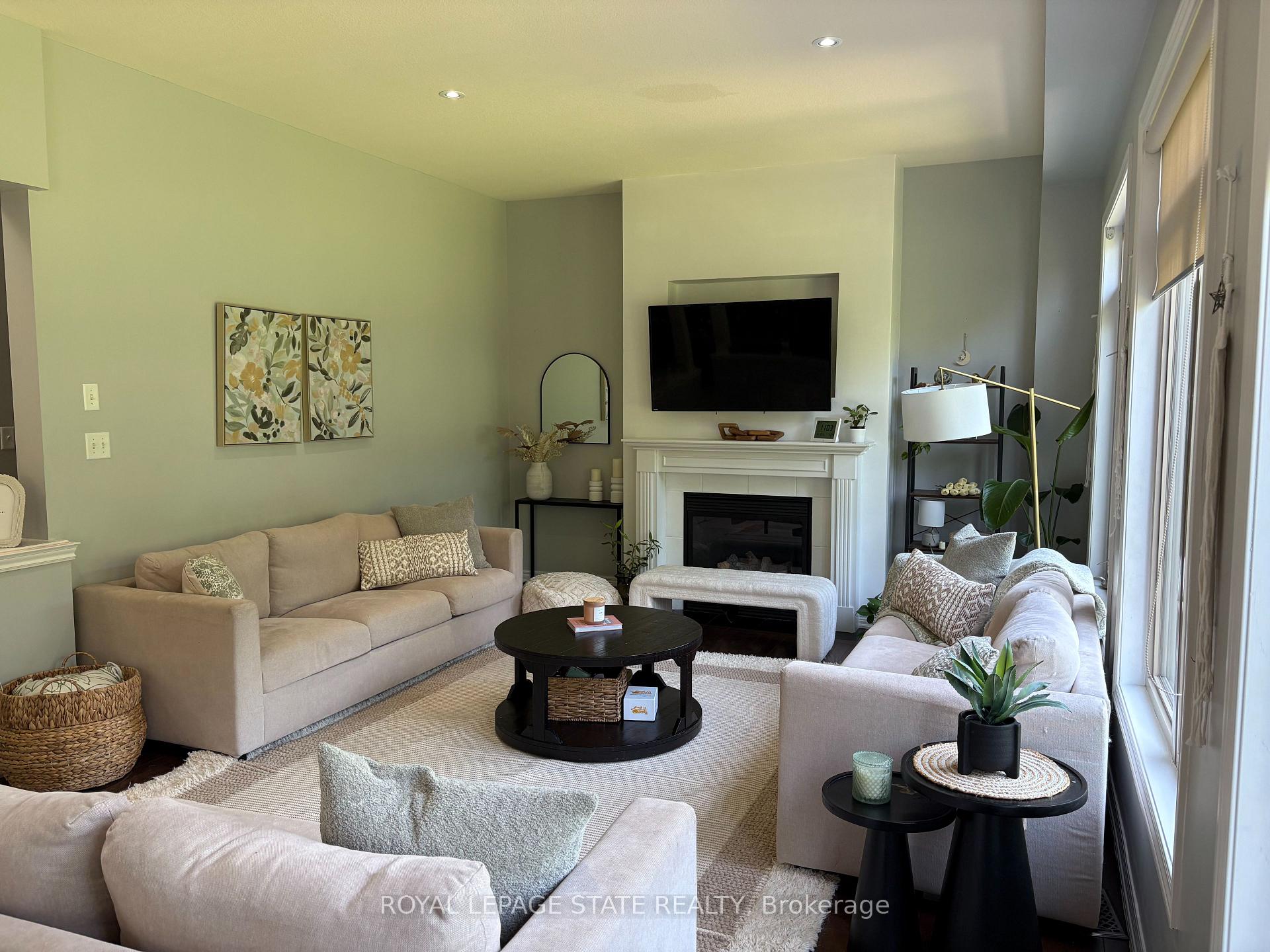 Photo 13 of 104 Diiorio Circle, Hamilton, Meadowlands — HOMEH