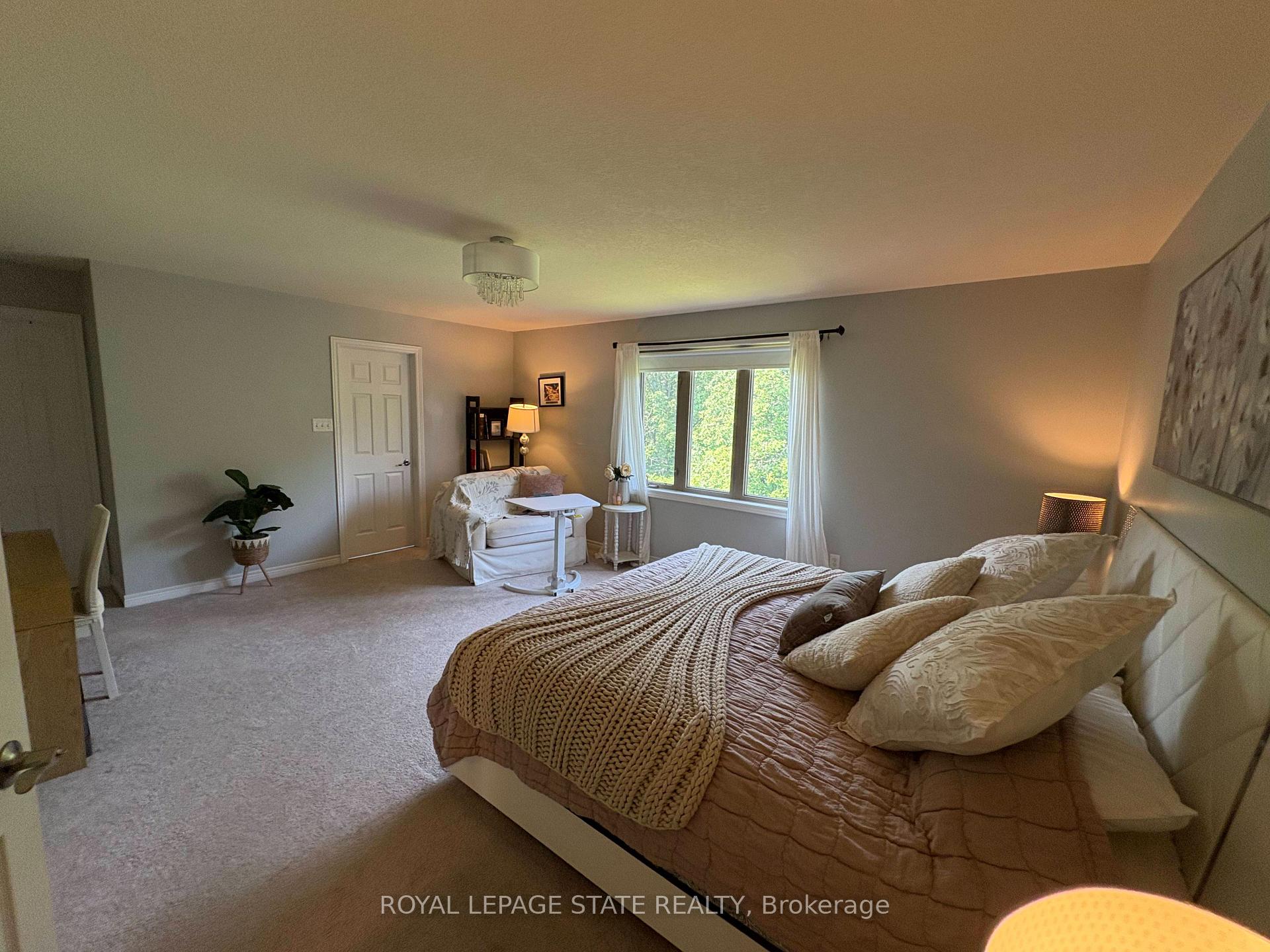 Photo 18 of 104 Diiorio Circle, Hamilton, Meadowlands — HOMEH
