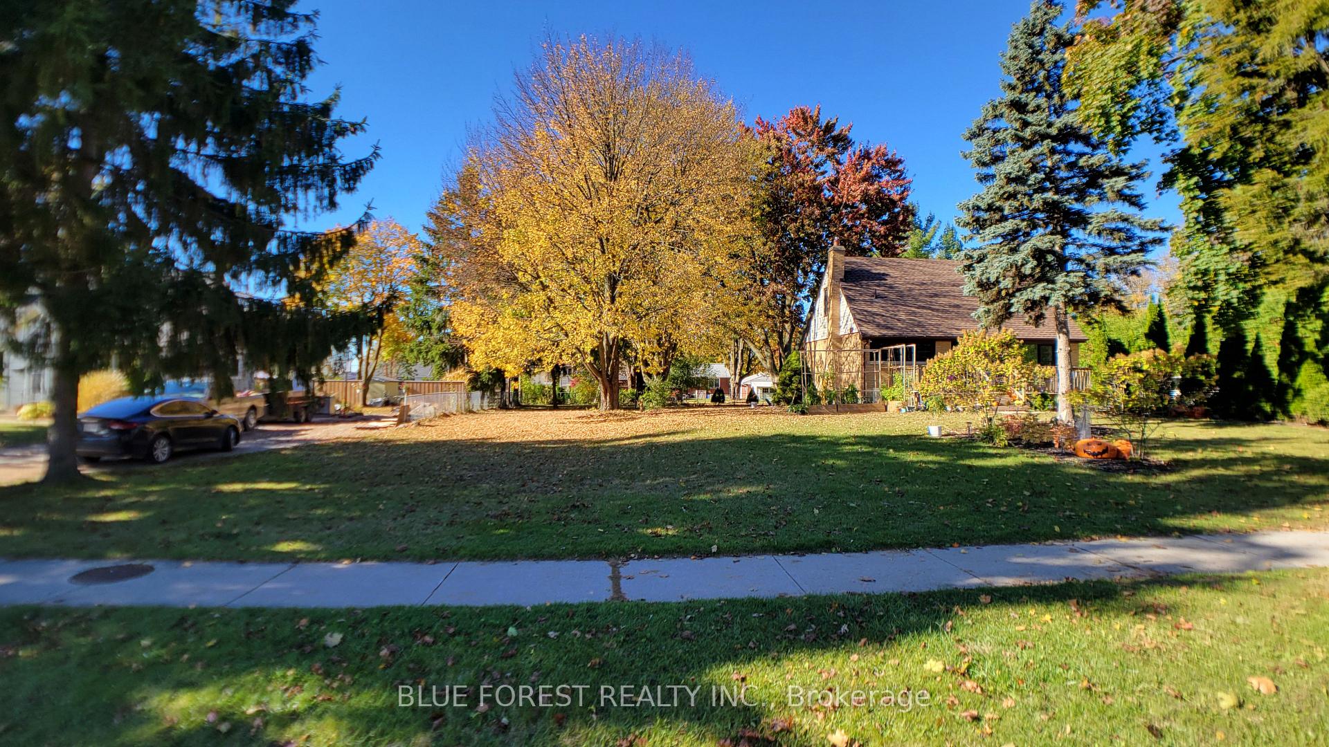 Photo 2 of 947 Dearness Drive, London, South Y — HOMEH