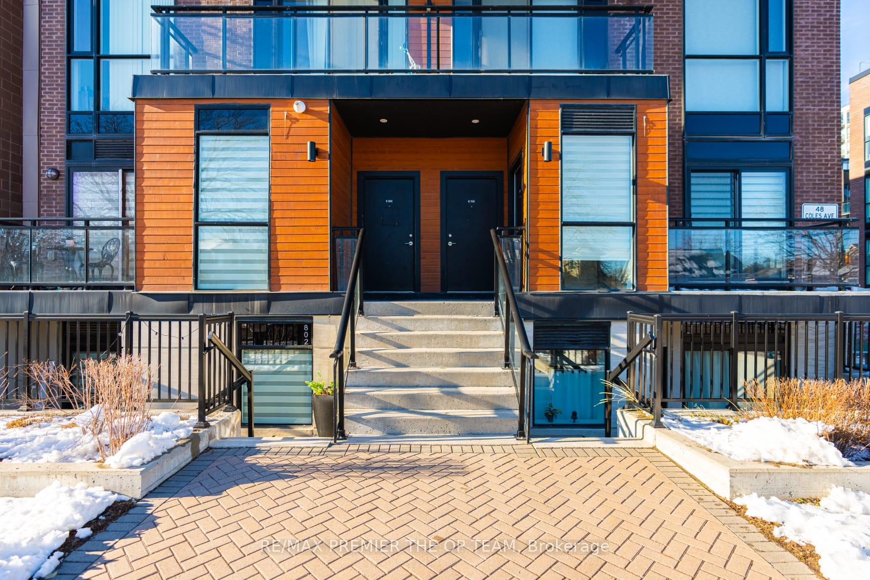 Photo 2 of Unit 702, 48 Coles Avenue, Vaughan, Vaughan Grove — HOMEH