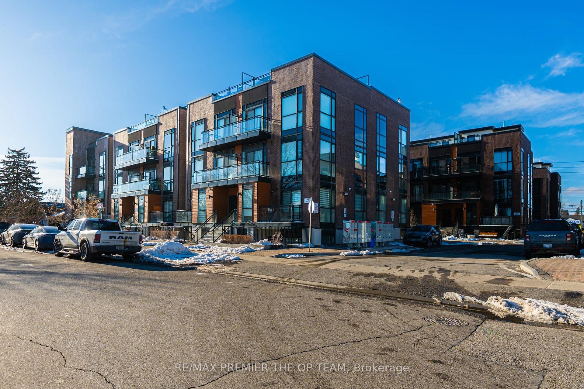 Photo 3 of Unit 702, 48 Coles Avenue, Vaughan, Vaughan Grove — HOMEH