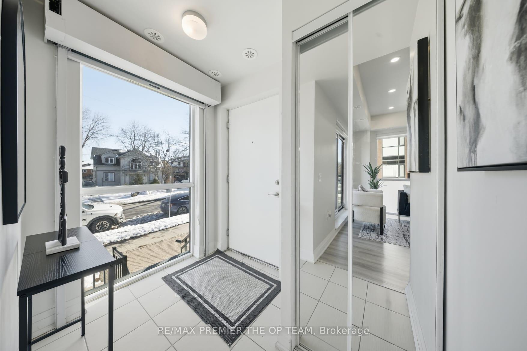 Photo 5 of Unit 702, 48 Coles Avenue, Vaughan, Vaughan Grove — HOMEH