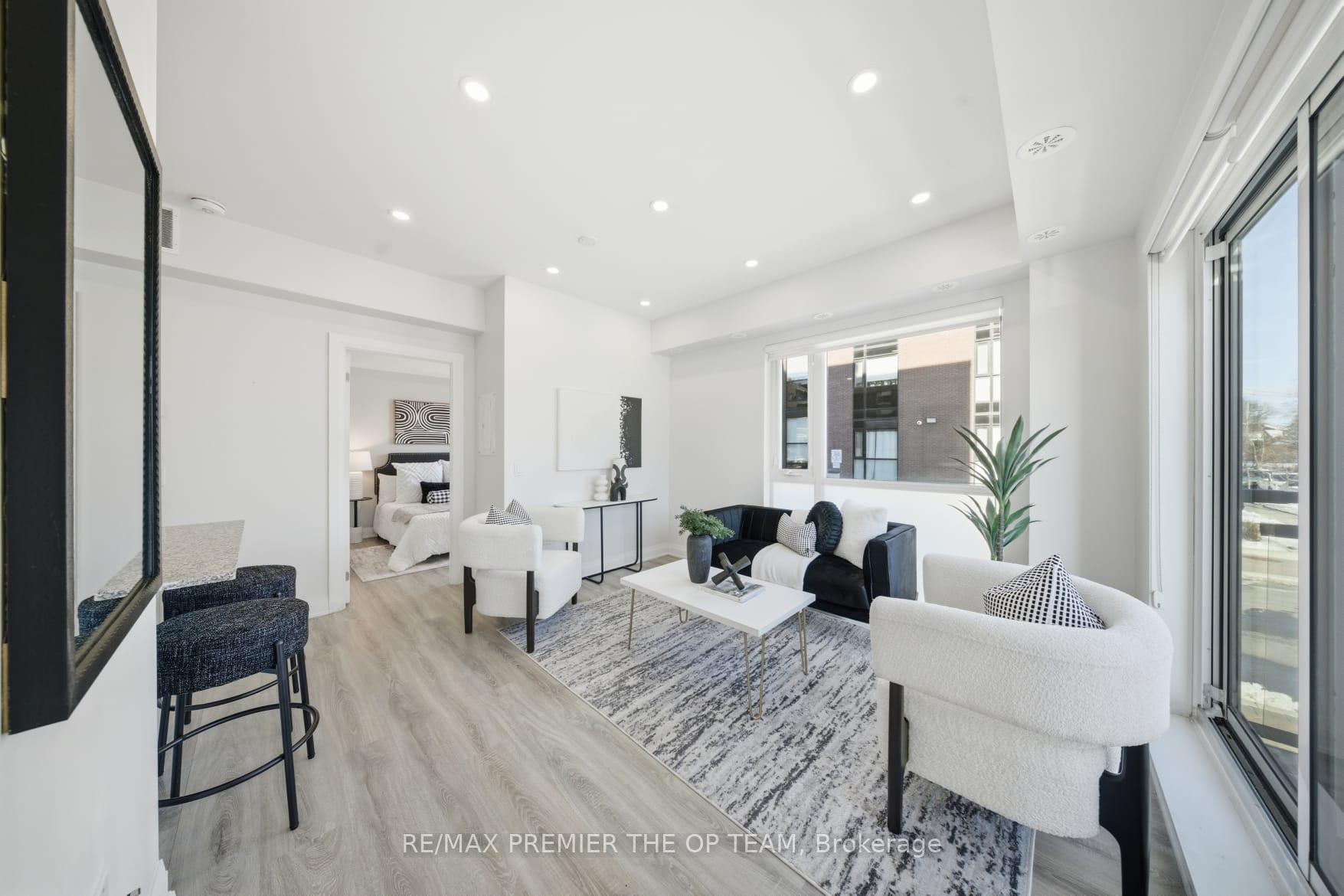 Photo 7 of Unit 702, 48 Coles Avenue, Vaughan, Vaughan Grove — HOMEH