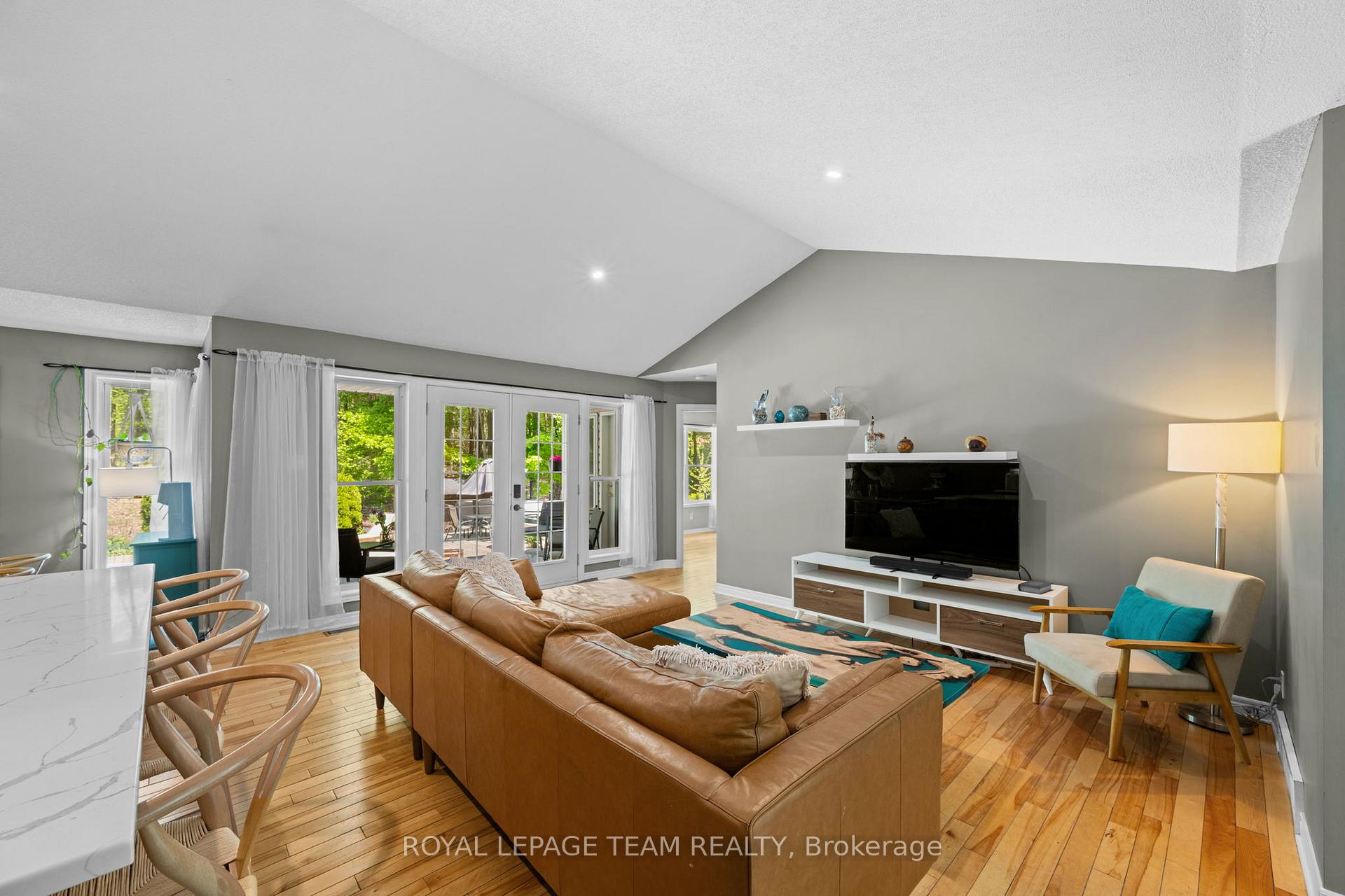 Photo 15 of 5040 Stonecrest Road, Ottawa, Woodlawn/Maclarens Landing/Kilmaurs — HOMEH