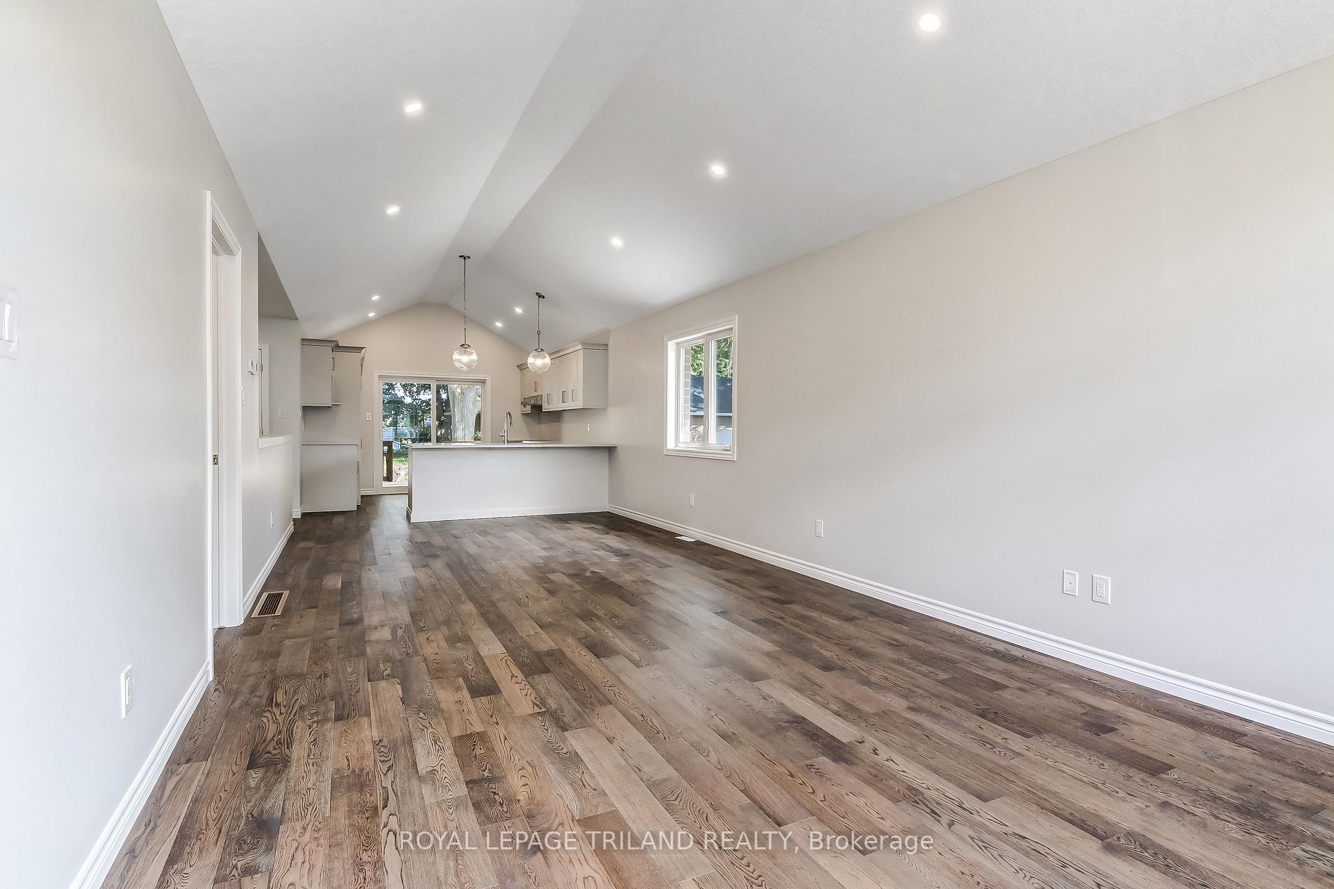 Photo 4 of 283 Ridout Street, West Elgin, Rodney — HOMEH