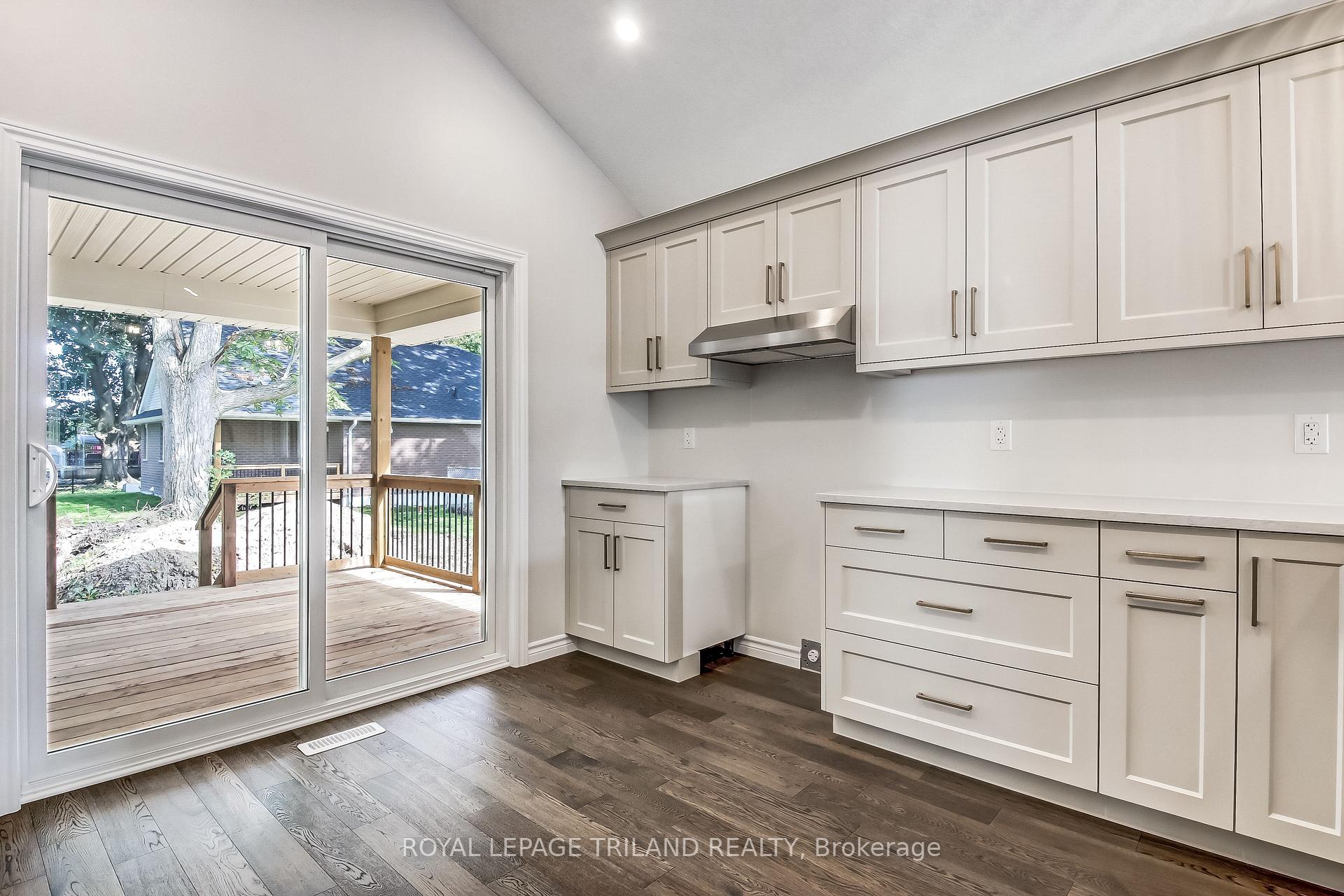 Photo 8 of 283 Ridout Street, West Elgin, Rodney — HOMEH