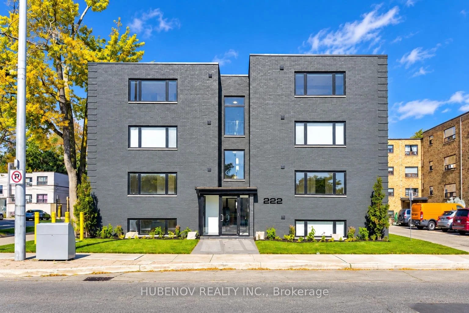Photo of 222 Lakeshore Road E