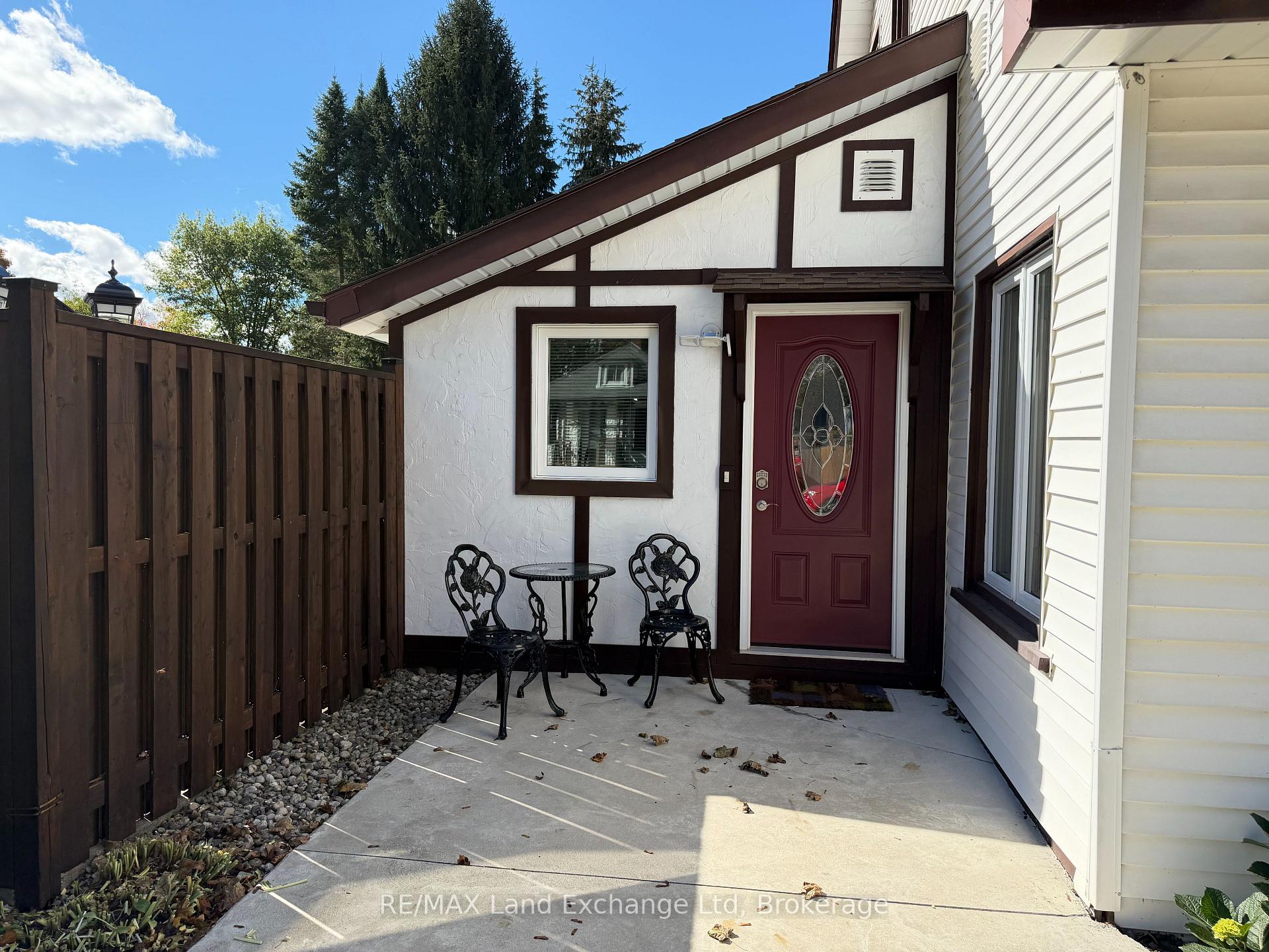 Photo 2 of 118 Victoria Street E, North Huron, Wingham — HOMEH
