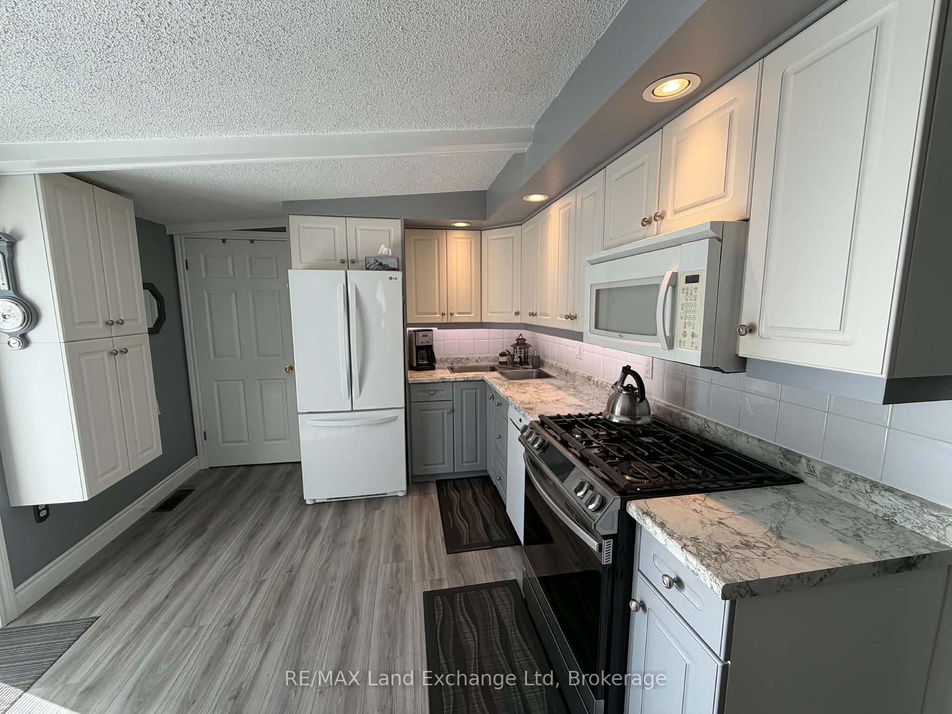 Photo 6 of 118 Victoria Street E, North Huron, Wingham — HOMEH