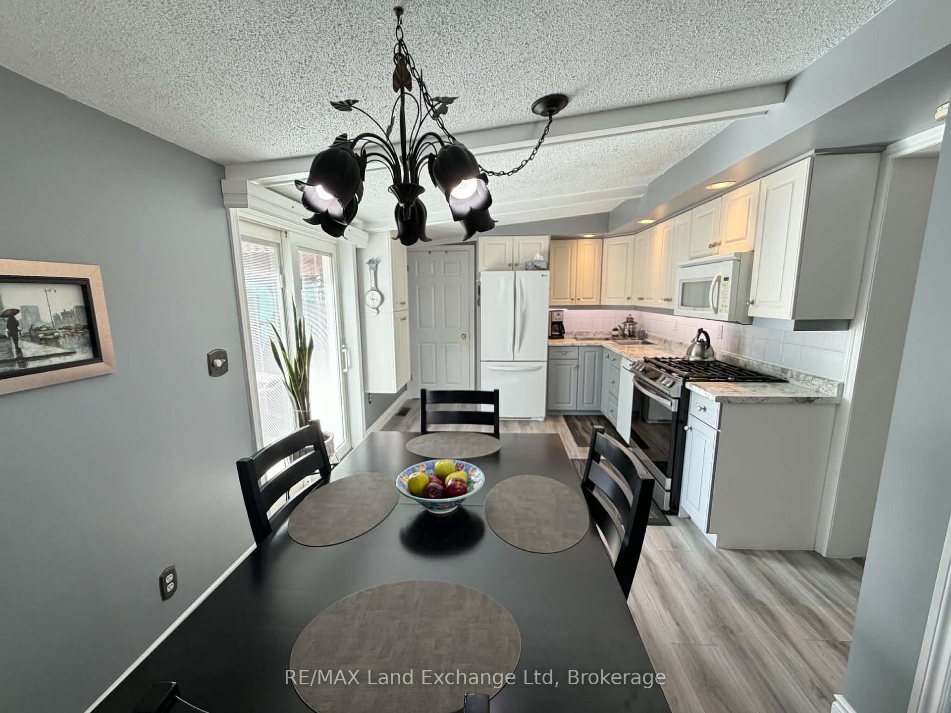 Photo 7 of 118 Victoria Street E, North Huron, Wingham — HOMEH