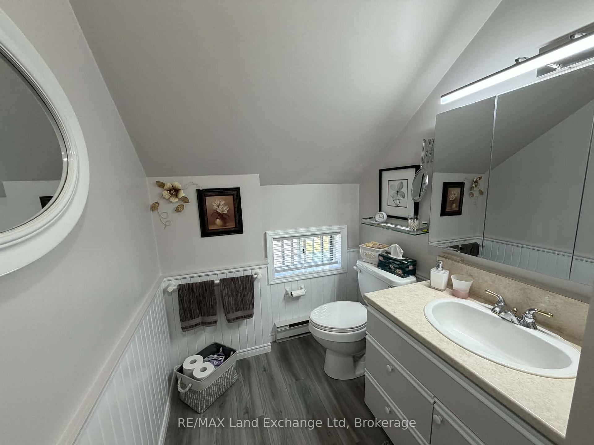 Photo 20 of 118 Victoria Street E, North Huron, Wingham — HOMEH