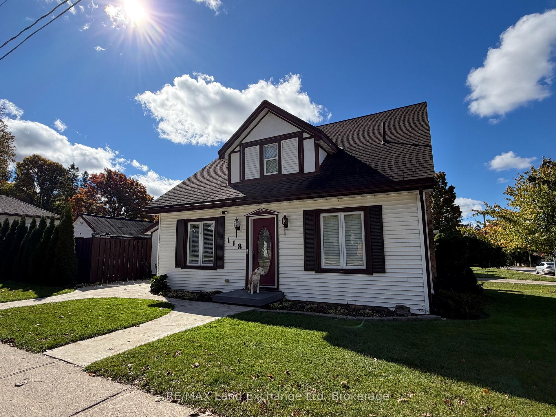 Photo 21 of 118 Victoria Street E, North Huron, Wingham — HOMEH