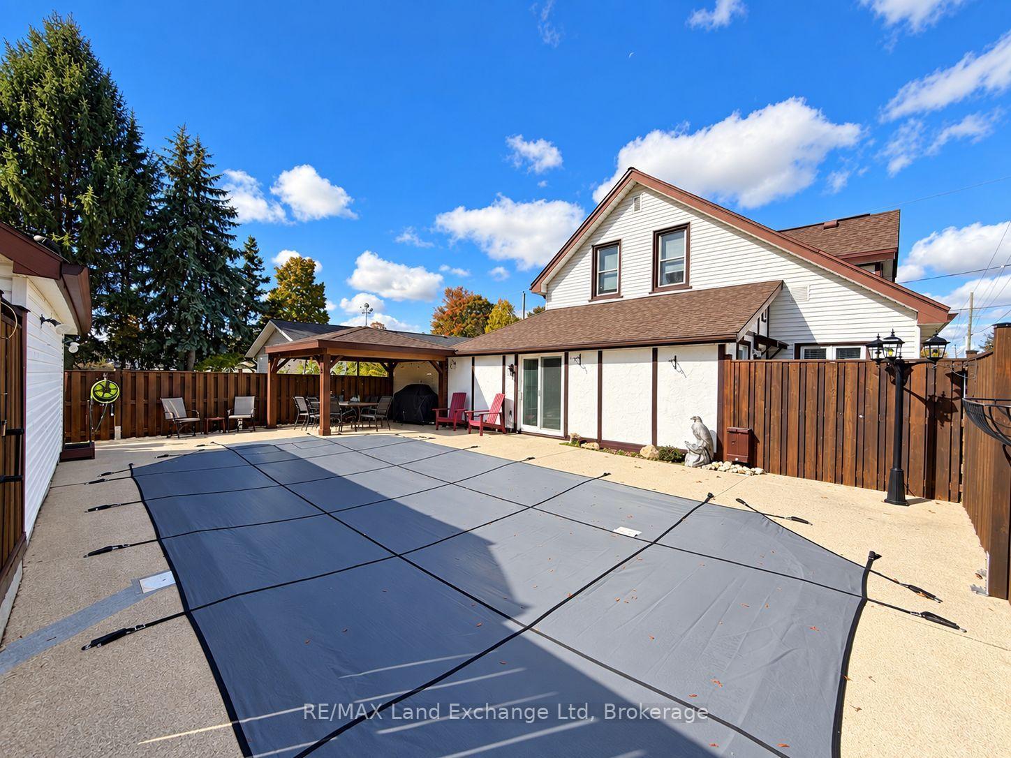 Photo 30 of 118 Victoria Street E, North Huron, Wingham — HOMEH
