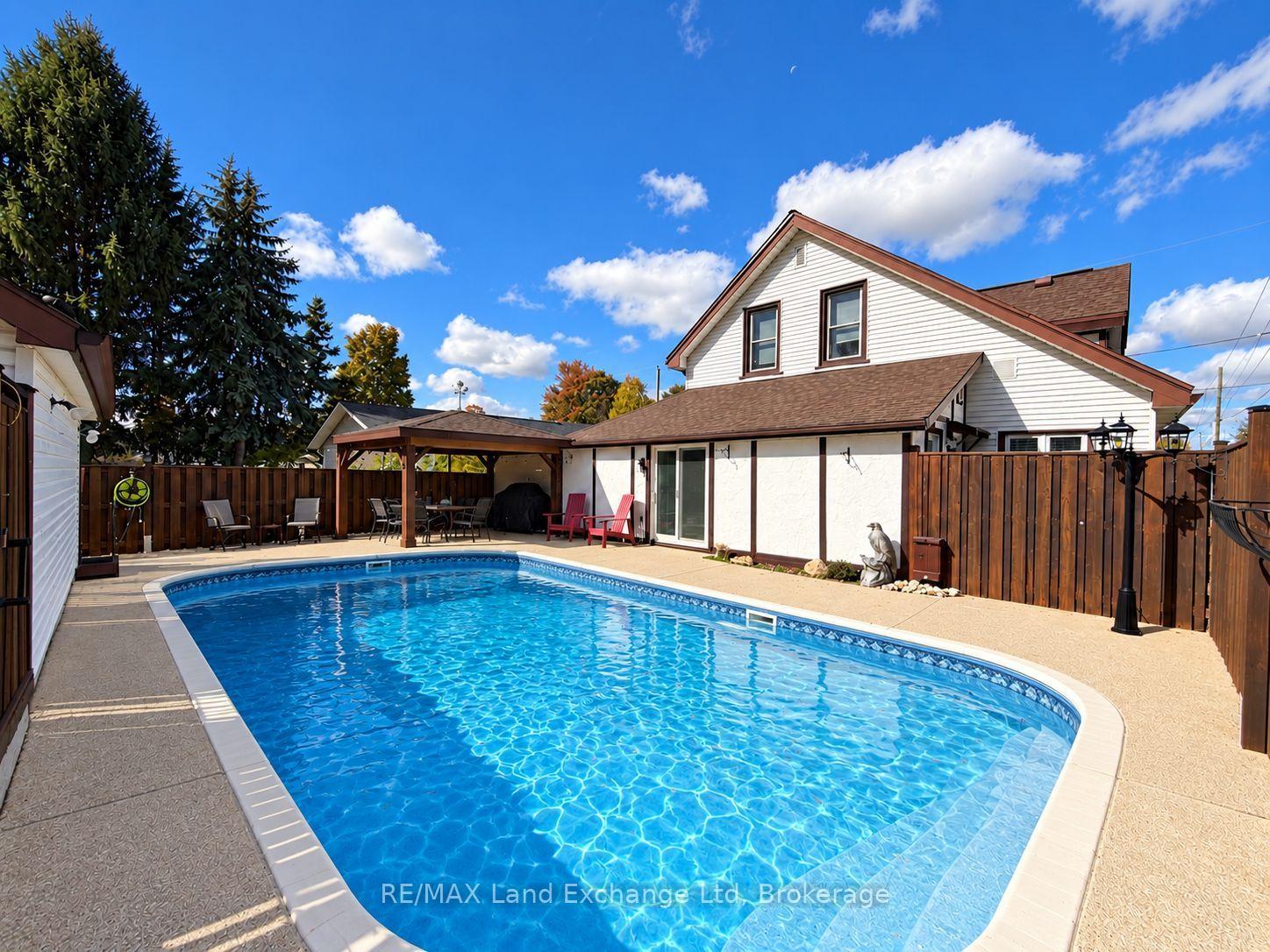 Photo 34 of 118 Victoria Street E, North Huron, Wingham — HOMEH