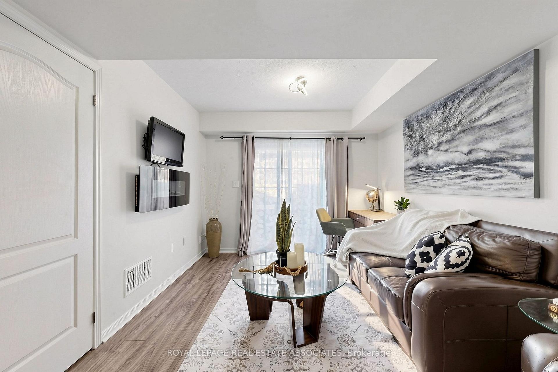 Photo 6 of 22 Benjamin Way, Whitby, Blue Grass Meadows — HOMEH