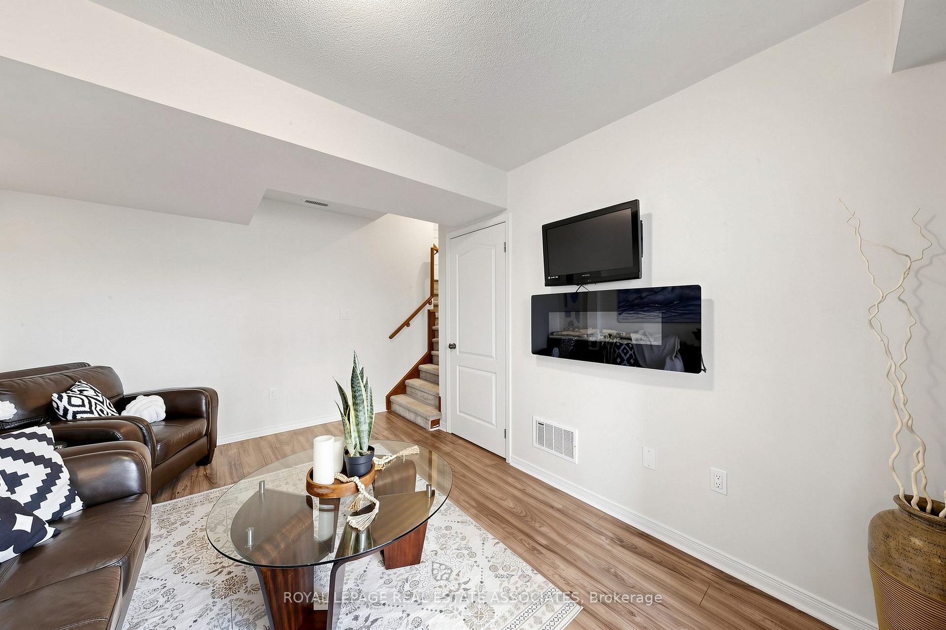 Photo 9 of 22 Benjamin Way, Whitby, Blue Grass Meadows — HOMEH