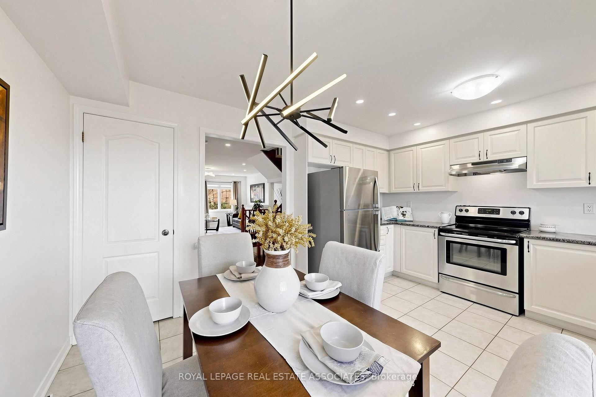 Photo 16 of 22 Benjamin Way, Whitby, Blue Grass Meadows — HOMEH