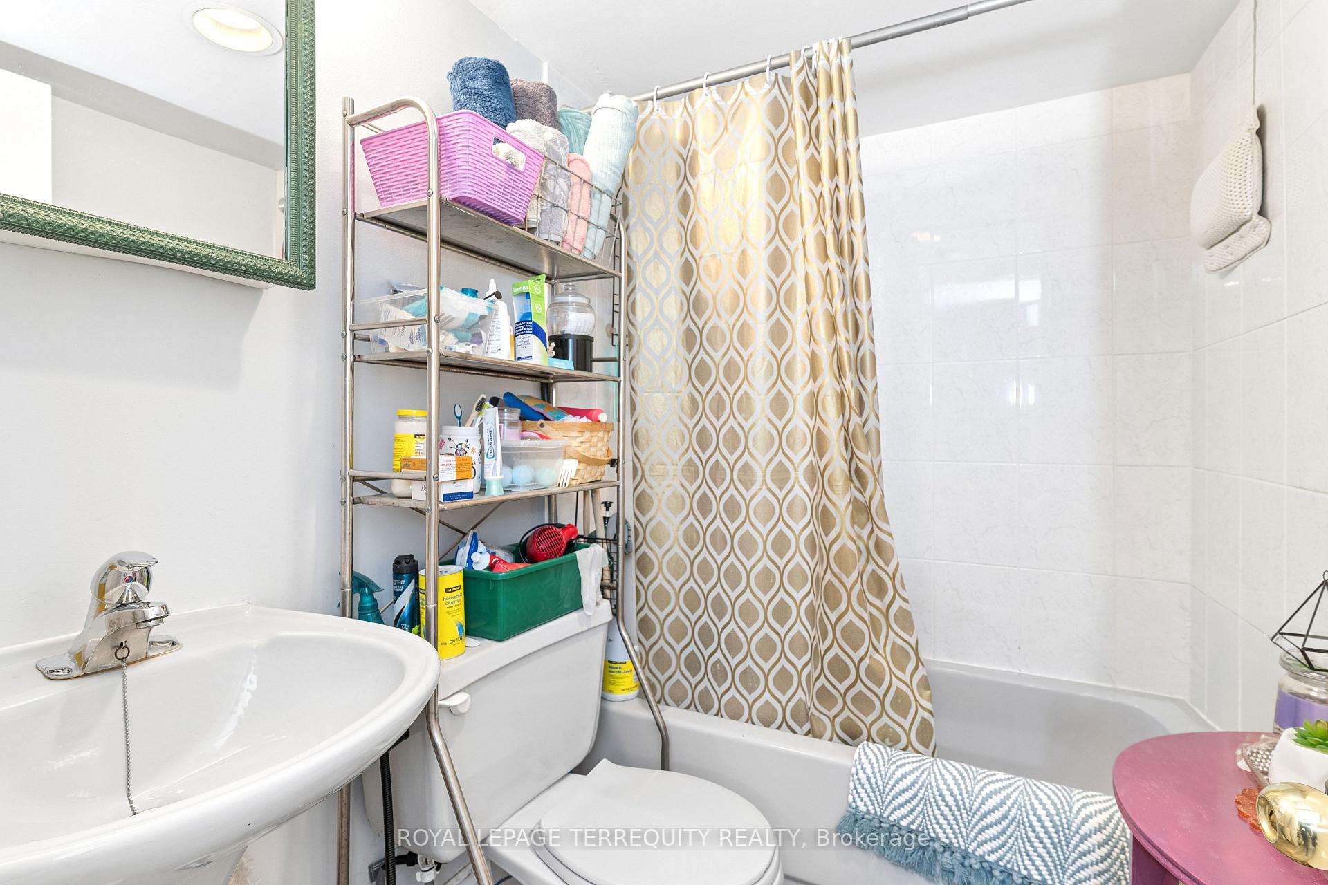 Photo 23 of 167 Westmount Avenue, Toronto, Oakwood Village — HOMEH