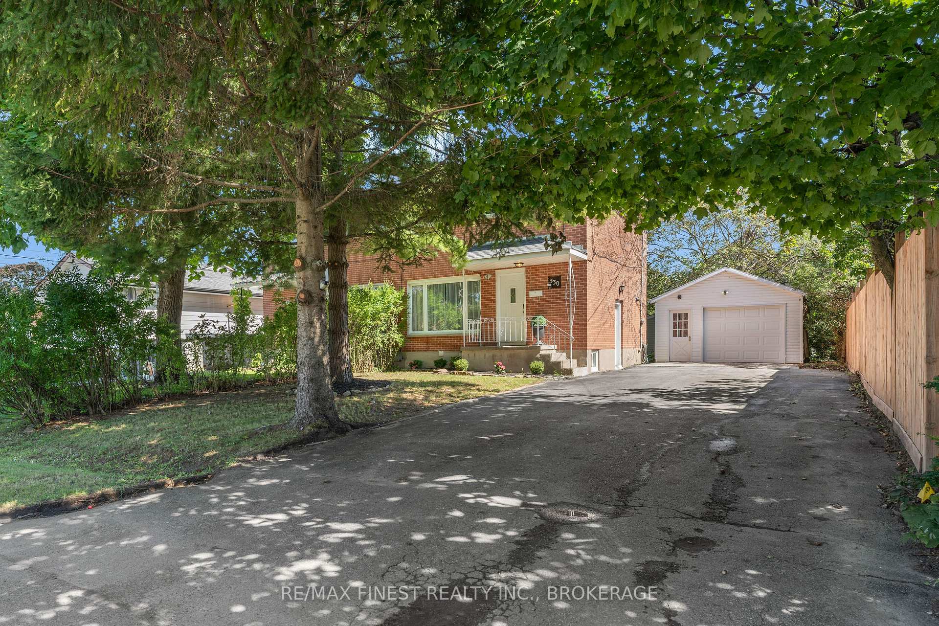 Photo 2 of 330 Meadowcrest Road, Kingston, City SouthWest — HOMEH