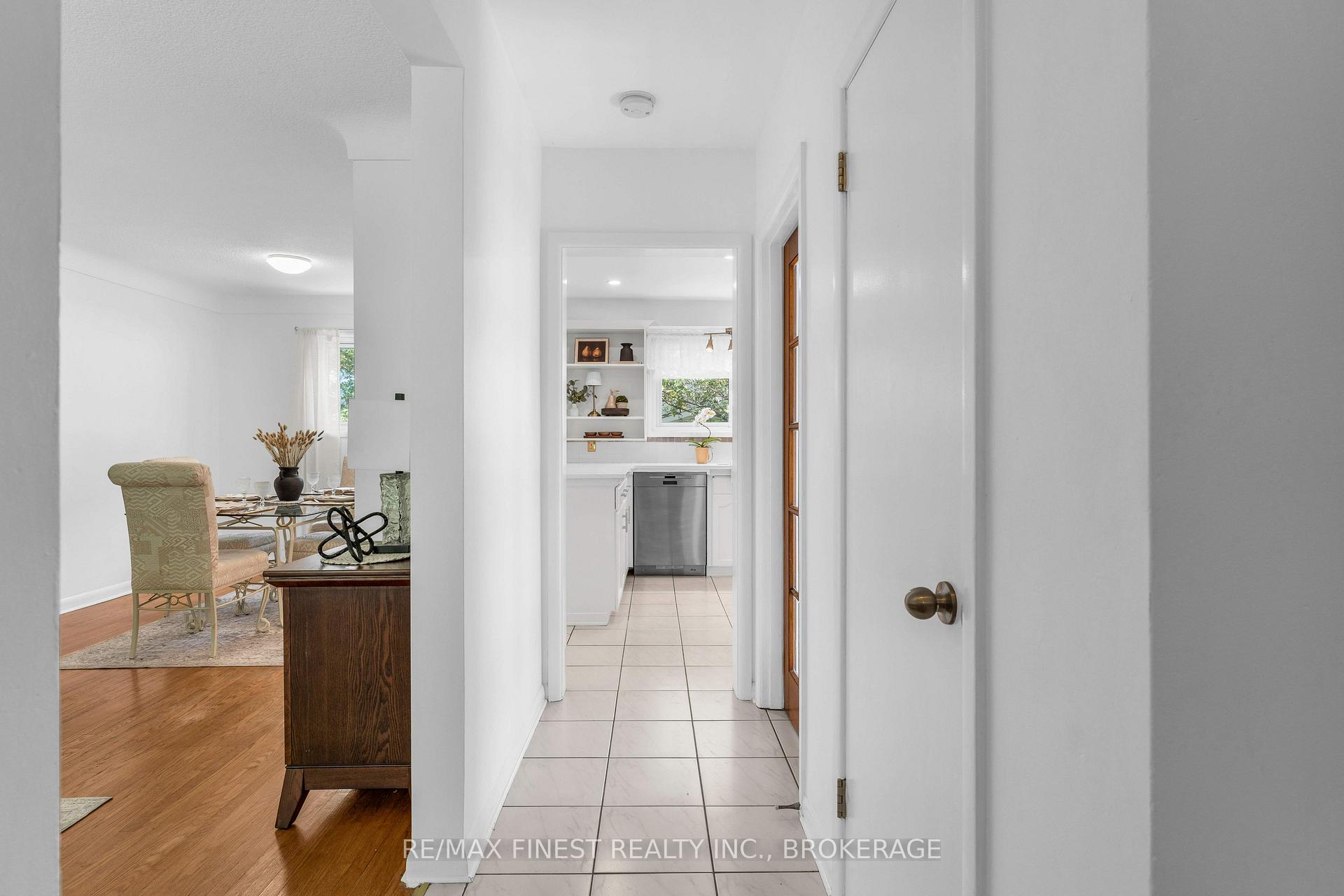 Photo 5 of 330 Meadowcrest Road, Kingston, City SouthWest — HOMEH