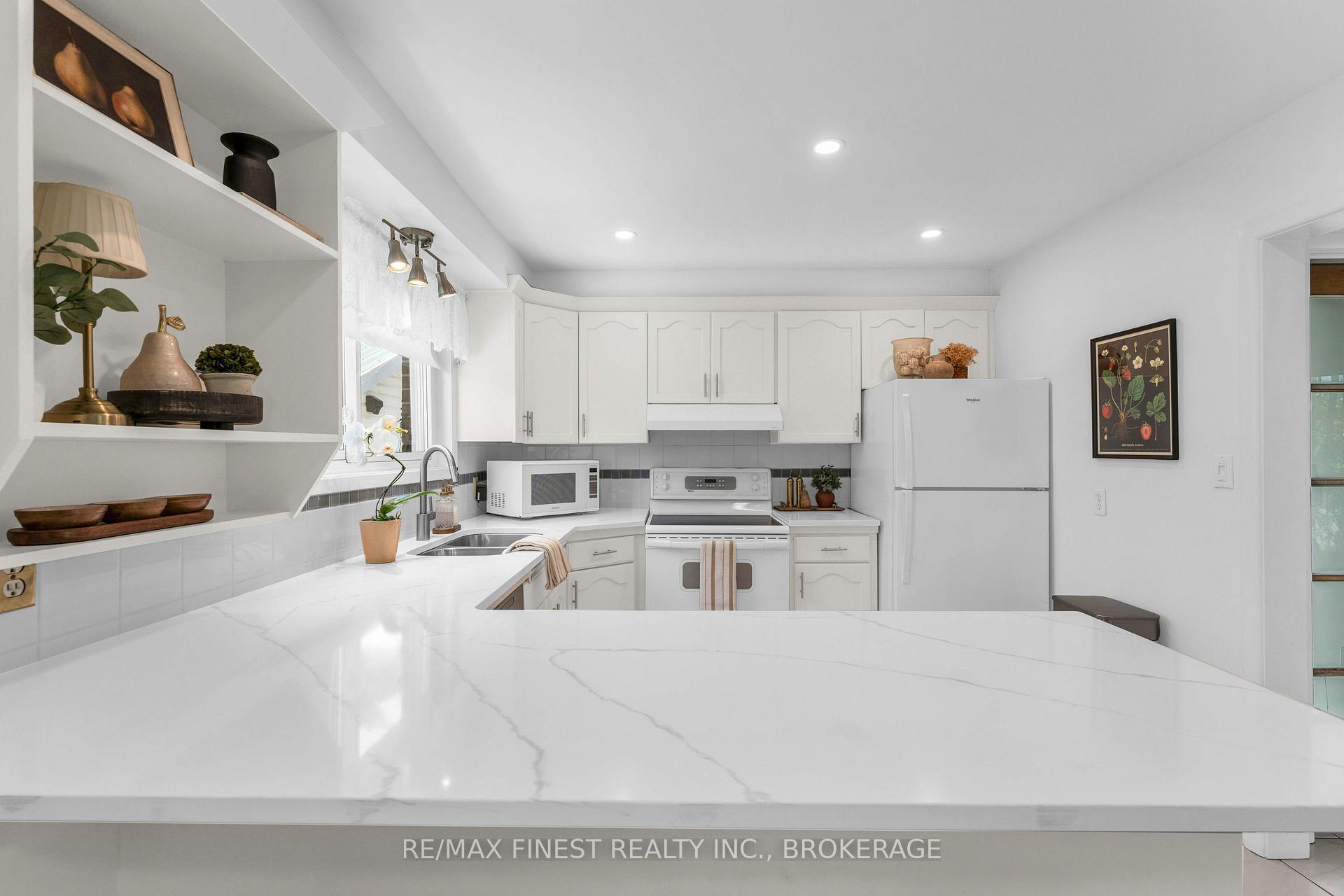 Photo 10 of 330 Meadowcrest Road, Kingston, City SouthWest — HOMEH