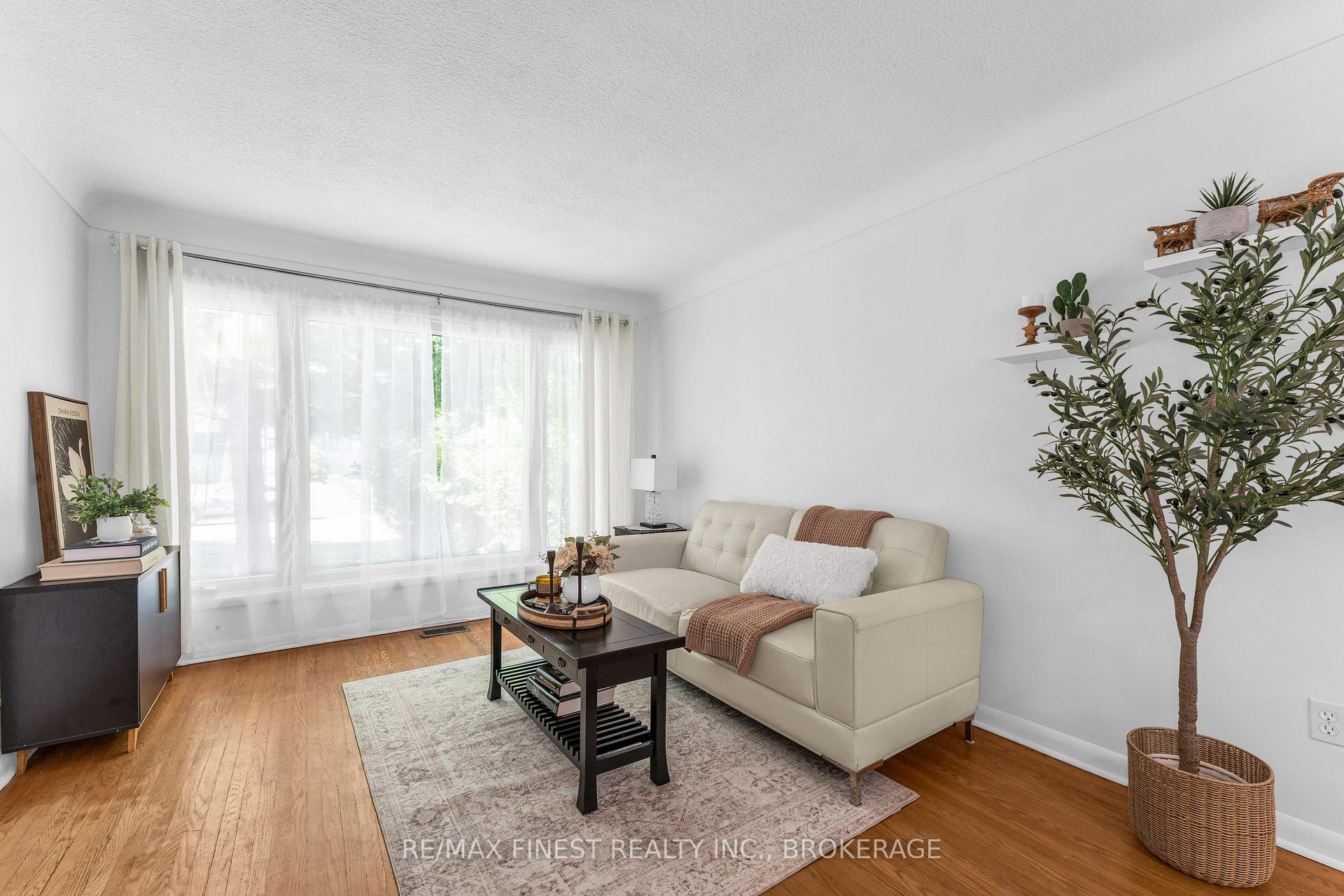 Photo 13 of 330 Meadowcrest Road, Kingston, City SouthWest — HOMEH