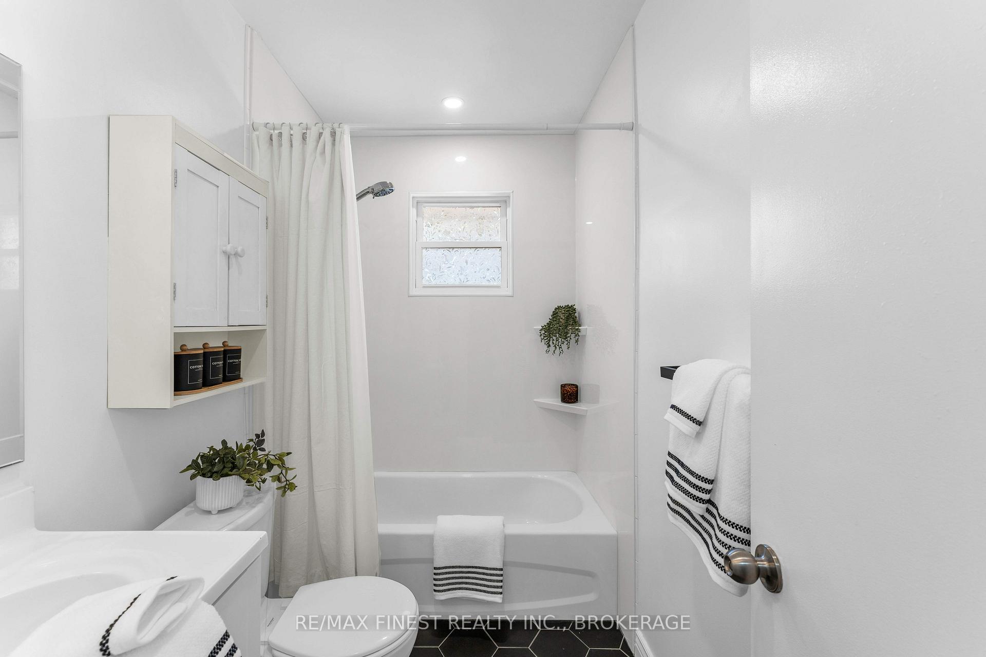 Photo 25 of 330 Meadowcrest Road, Kingston, City SouthWest — HOMEH