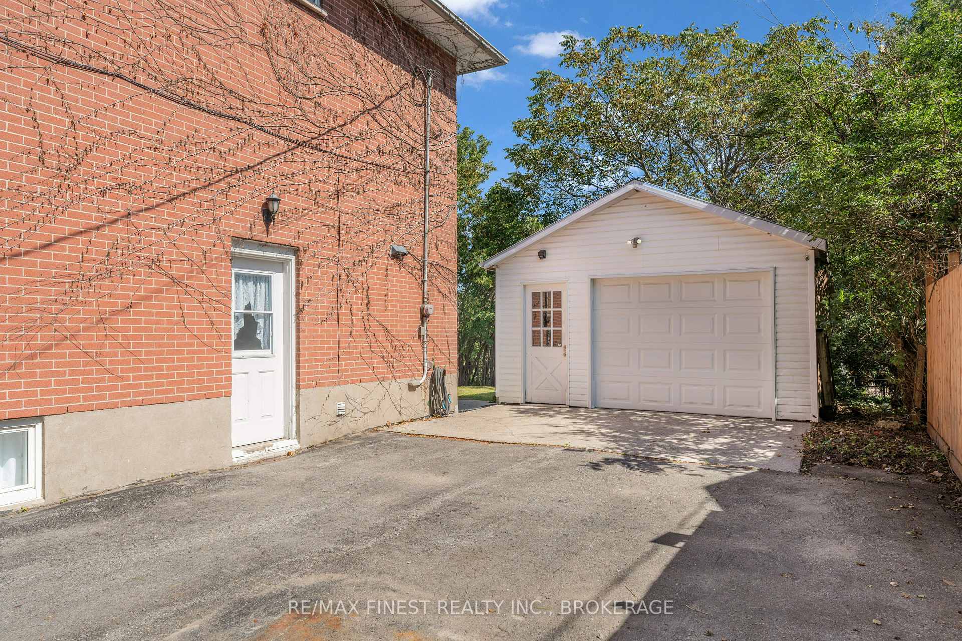 Photo 40 of 330 Meadowcrest Road, Kingston, City SouthWest — HOMEH