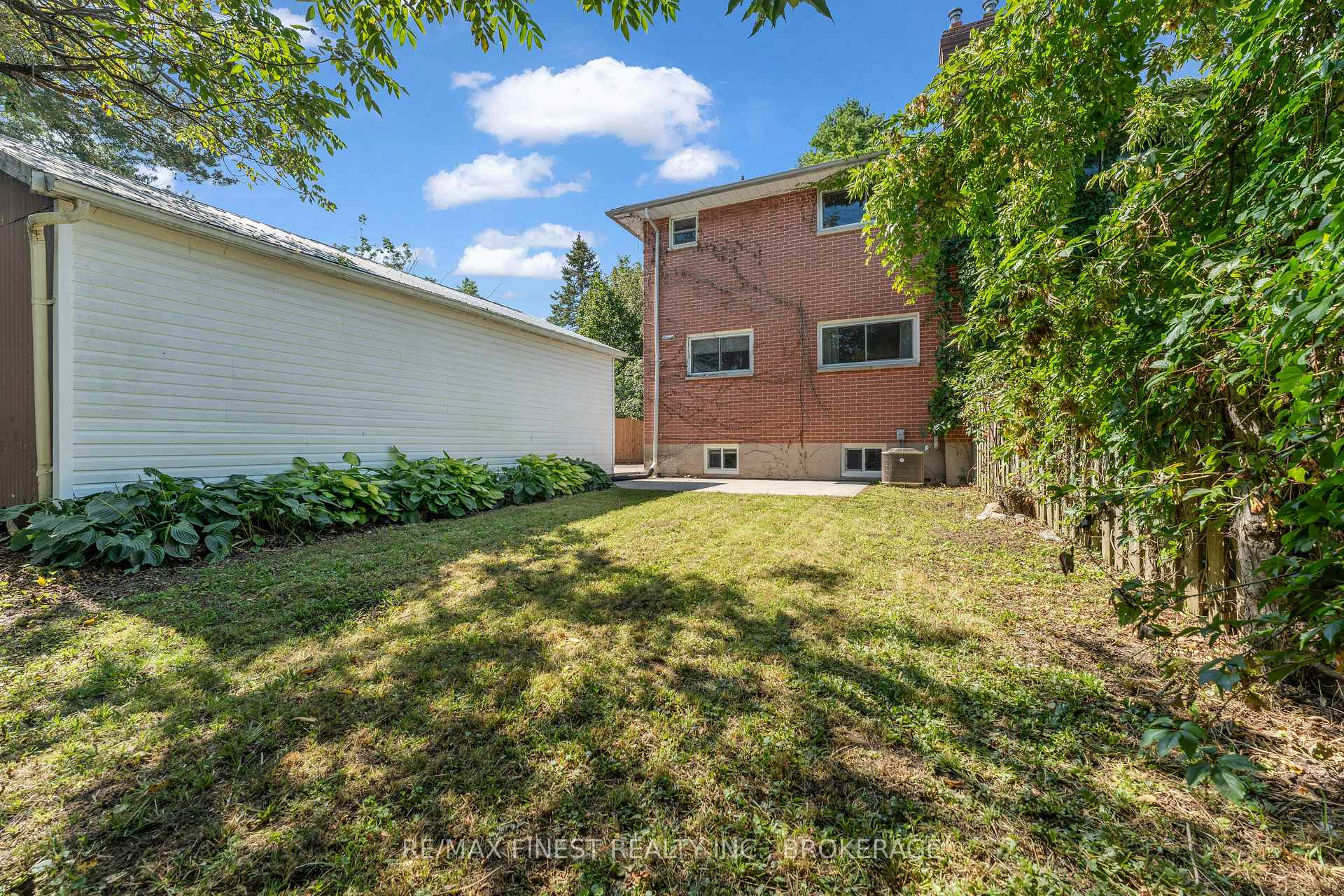 Photo 42 of 330 Meadowcrest Road, Kingston, City SouthWest — HOMEH