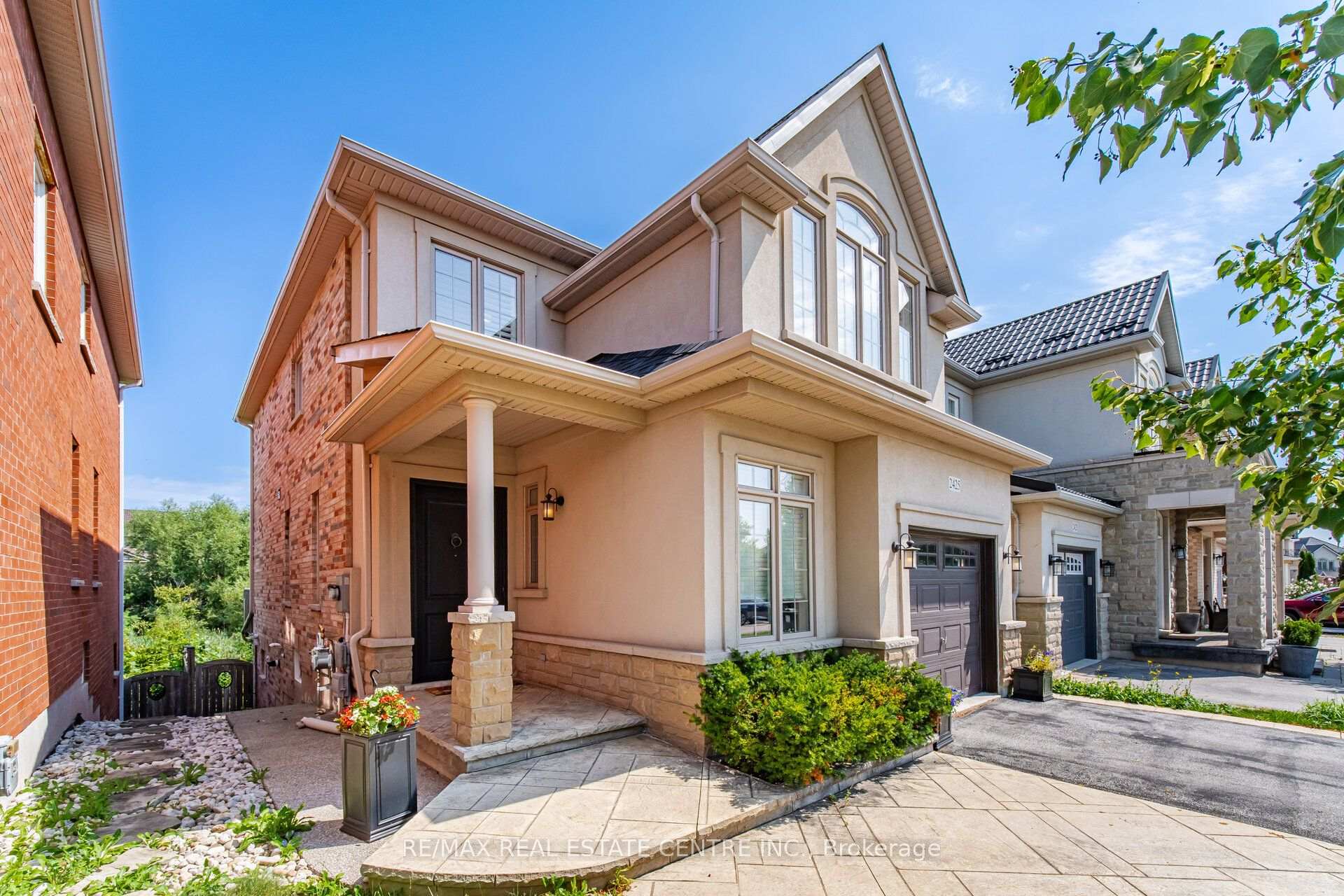 Photo 2 of 2425 Quetico Crescent, Oakville, Westmount — HOMEH