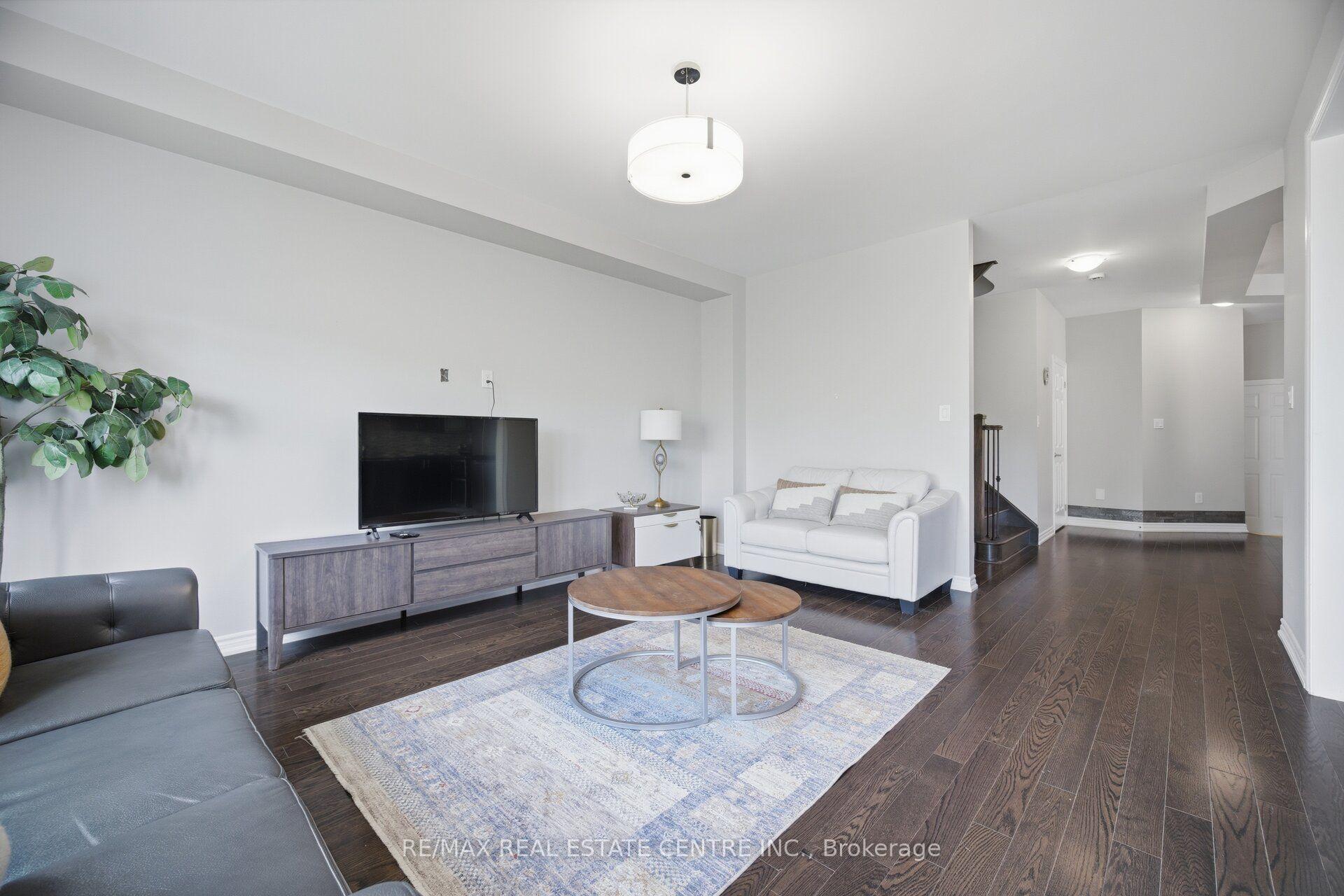Photo 8 of 2425 Quetico Crescent, Oakville, Westmount — HOMEH