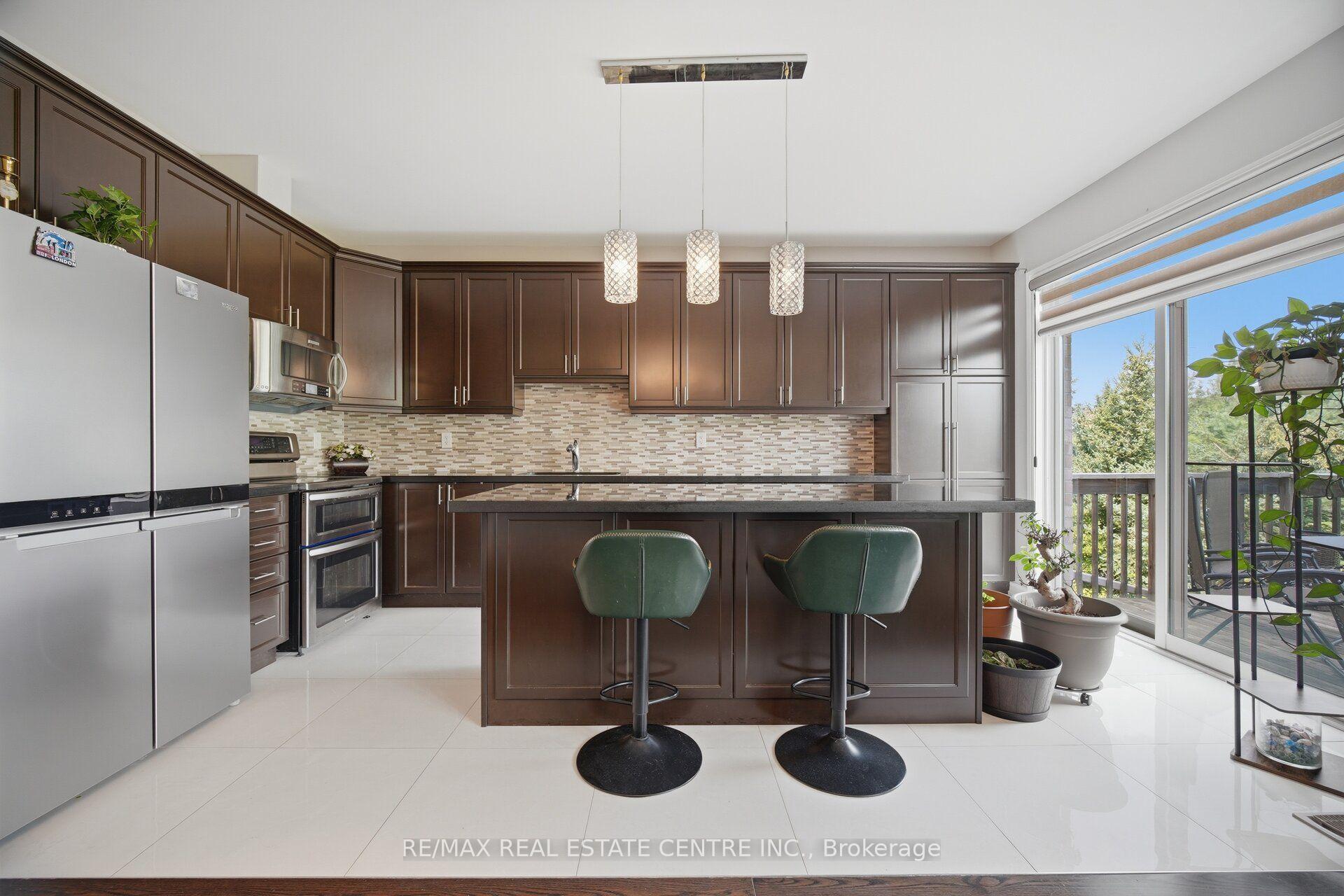 Photo 10 of 2425 Quetico Crescent, Oakville, Westmount — HOMEH