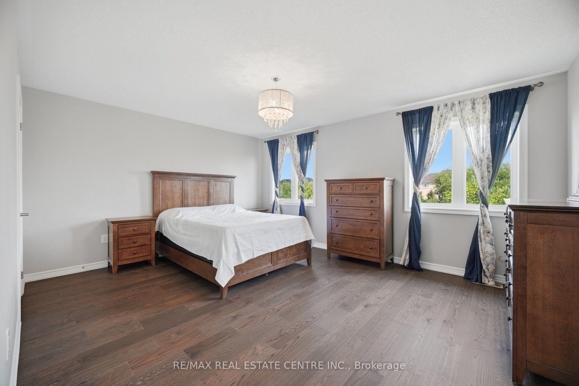 Photo 22 of 2425 Quetico Crescent, Oakville, Westmount — HOMEH