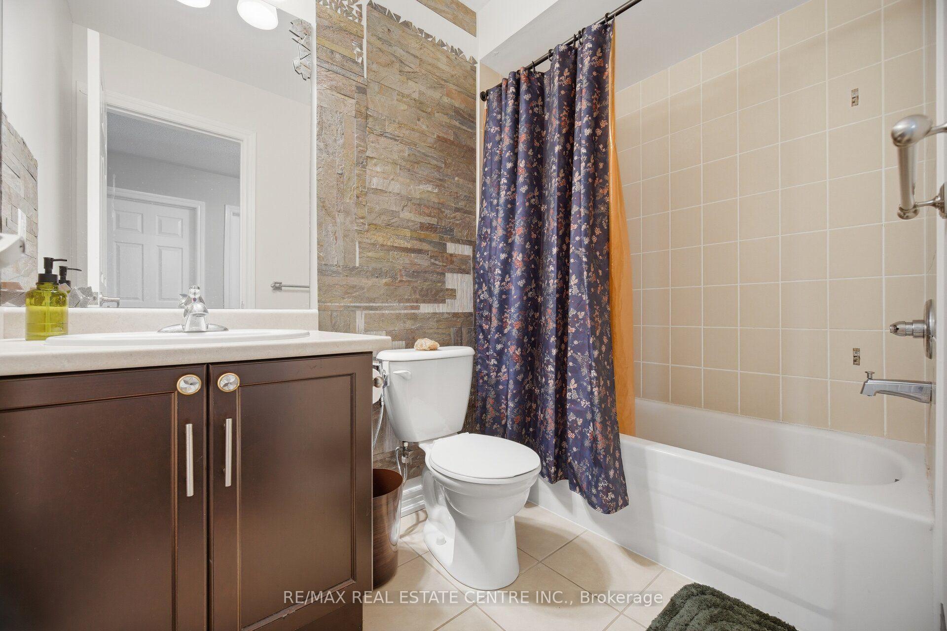 Photo 34 of 2425 Quetico Crescent, Oakville, Westmount — HOMEH