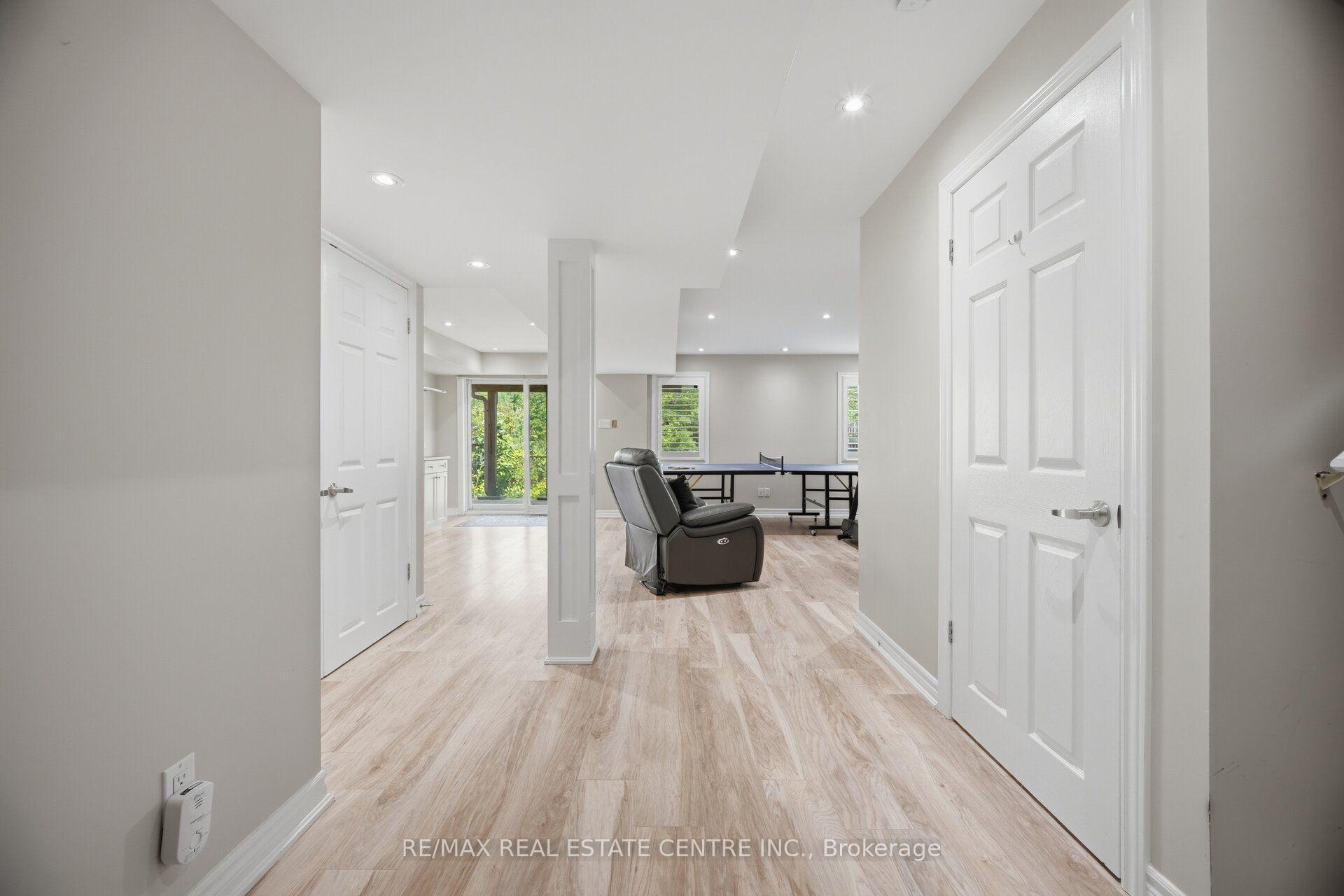 Photo 36 of 2425 Quetico Crescent, Oakville, Westmount — HOMEH